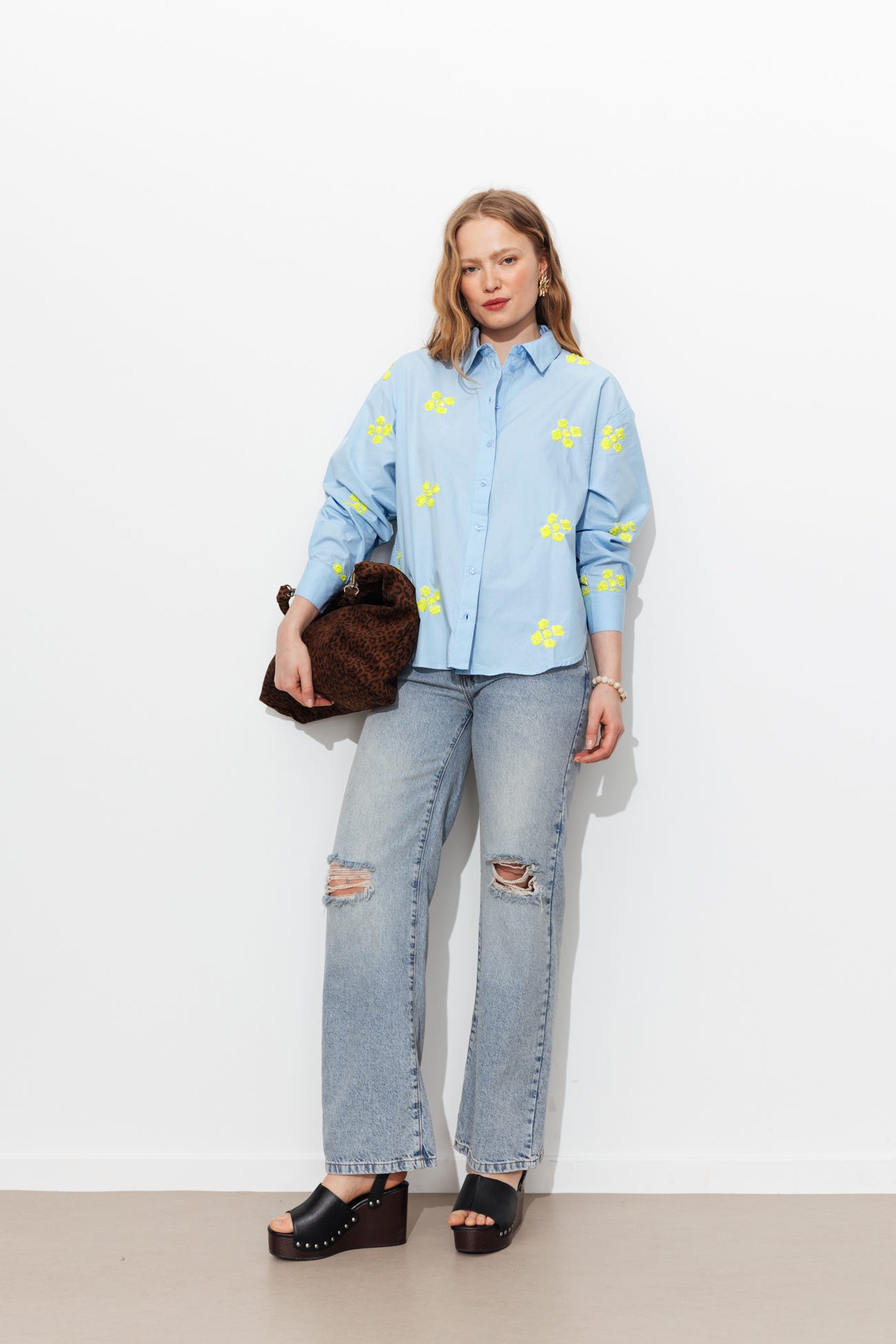 Chemise brodée de sequins