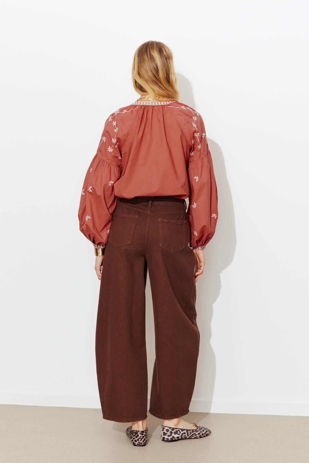 Blouse brodée point de croix