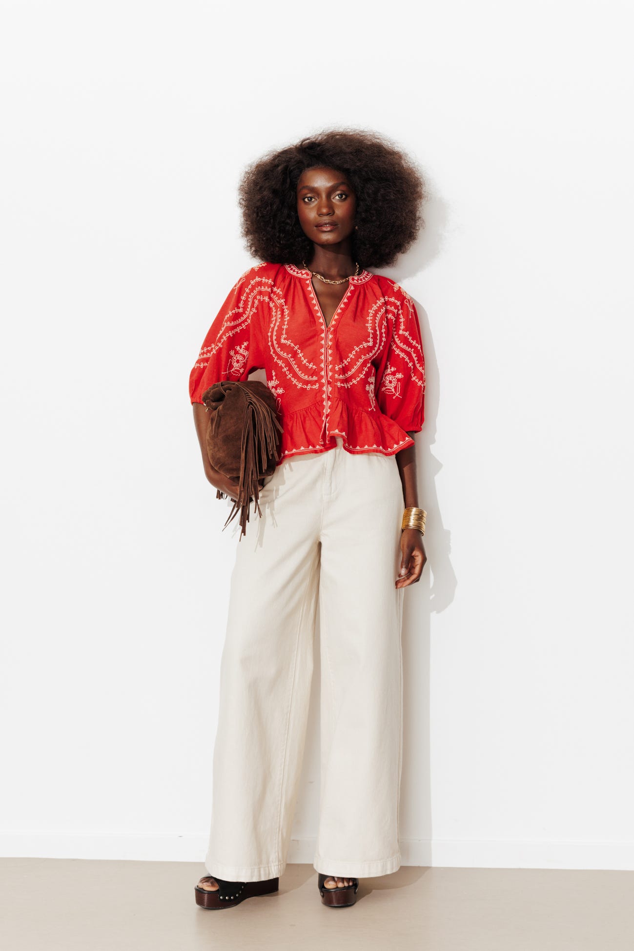 Blouse folk brodée Femme