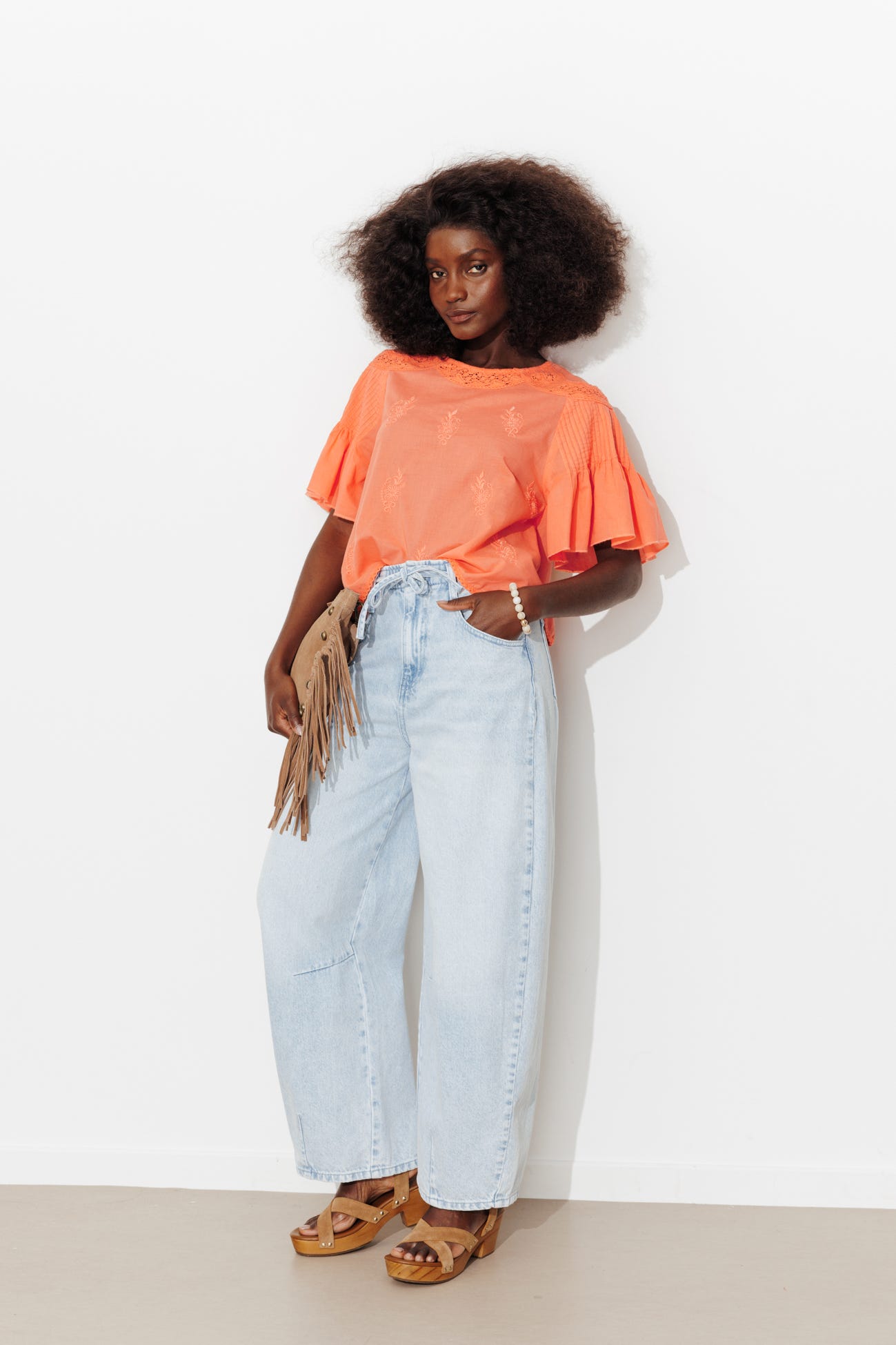 Blouse brodée évasée Femme