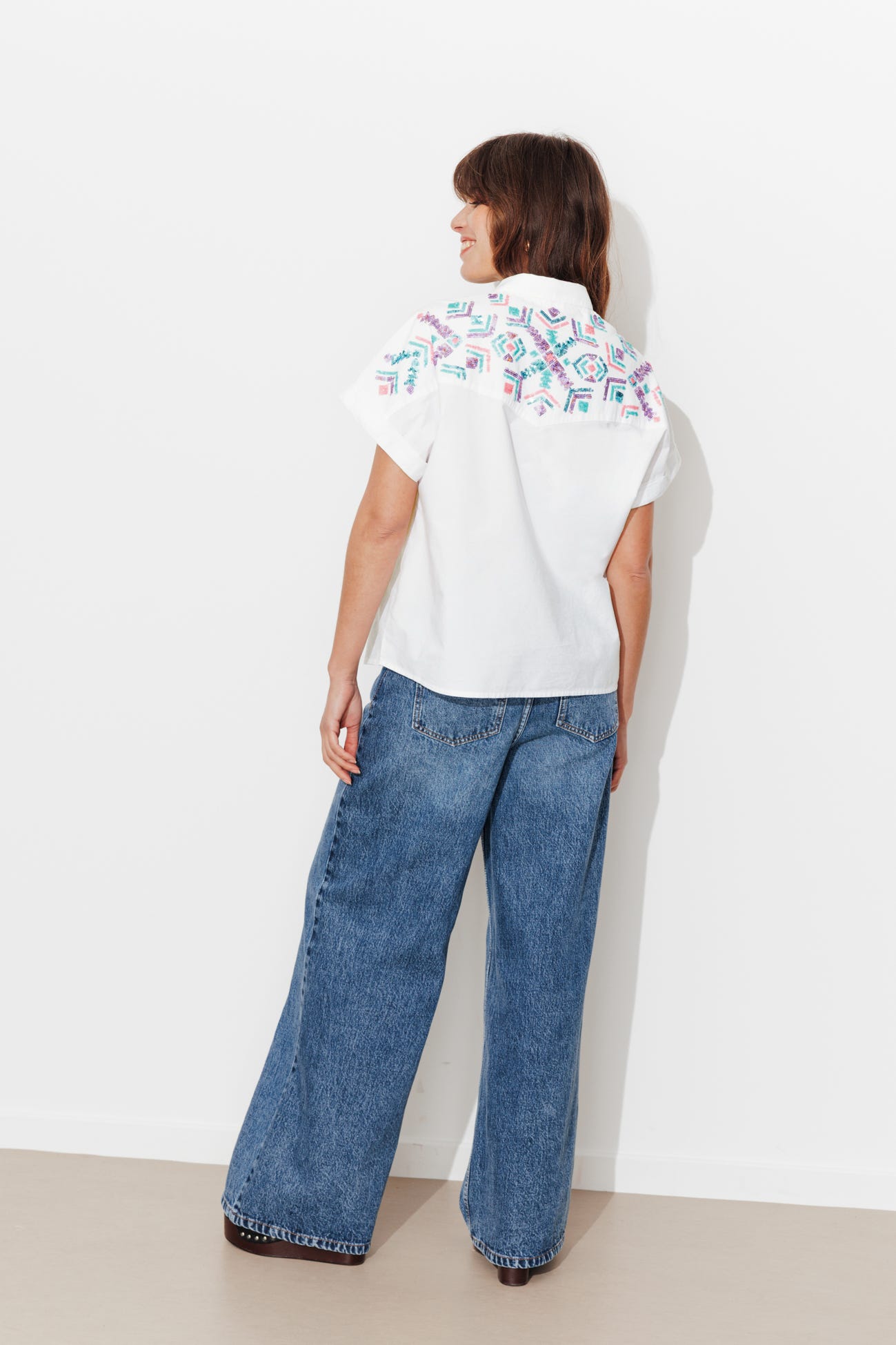 Chemise brodée de sequins