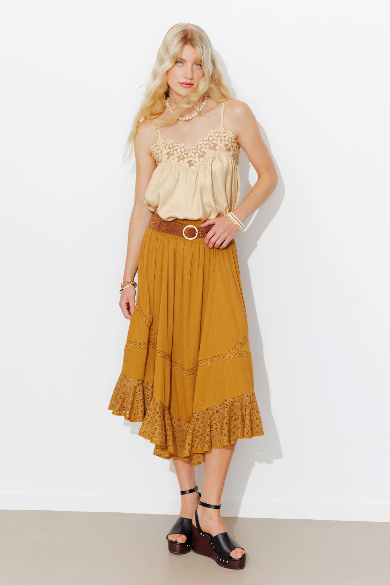 Top satiné détail dentelle