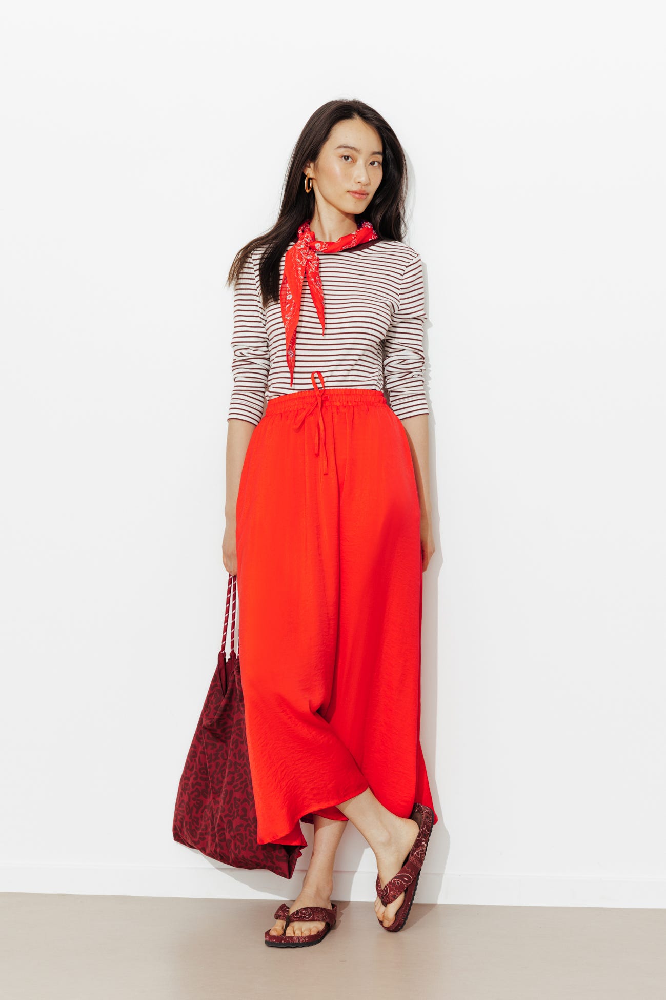 Falda larga lisa sedosa