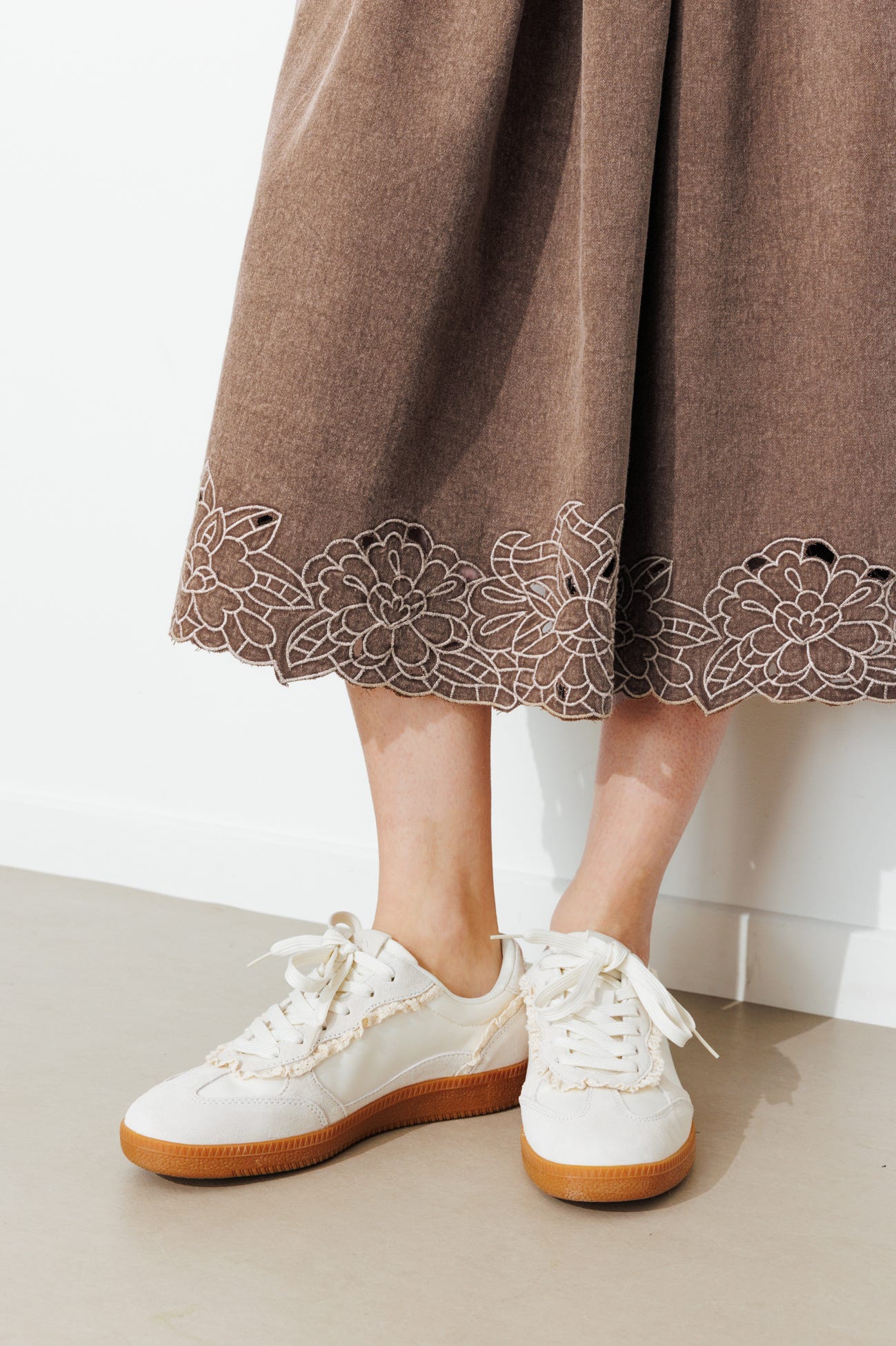 Jupe midi brodée Femme