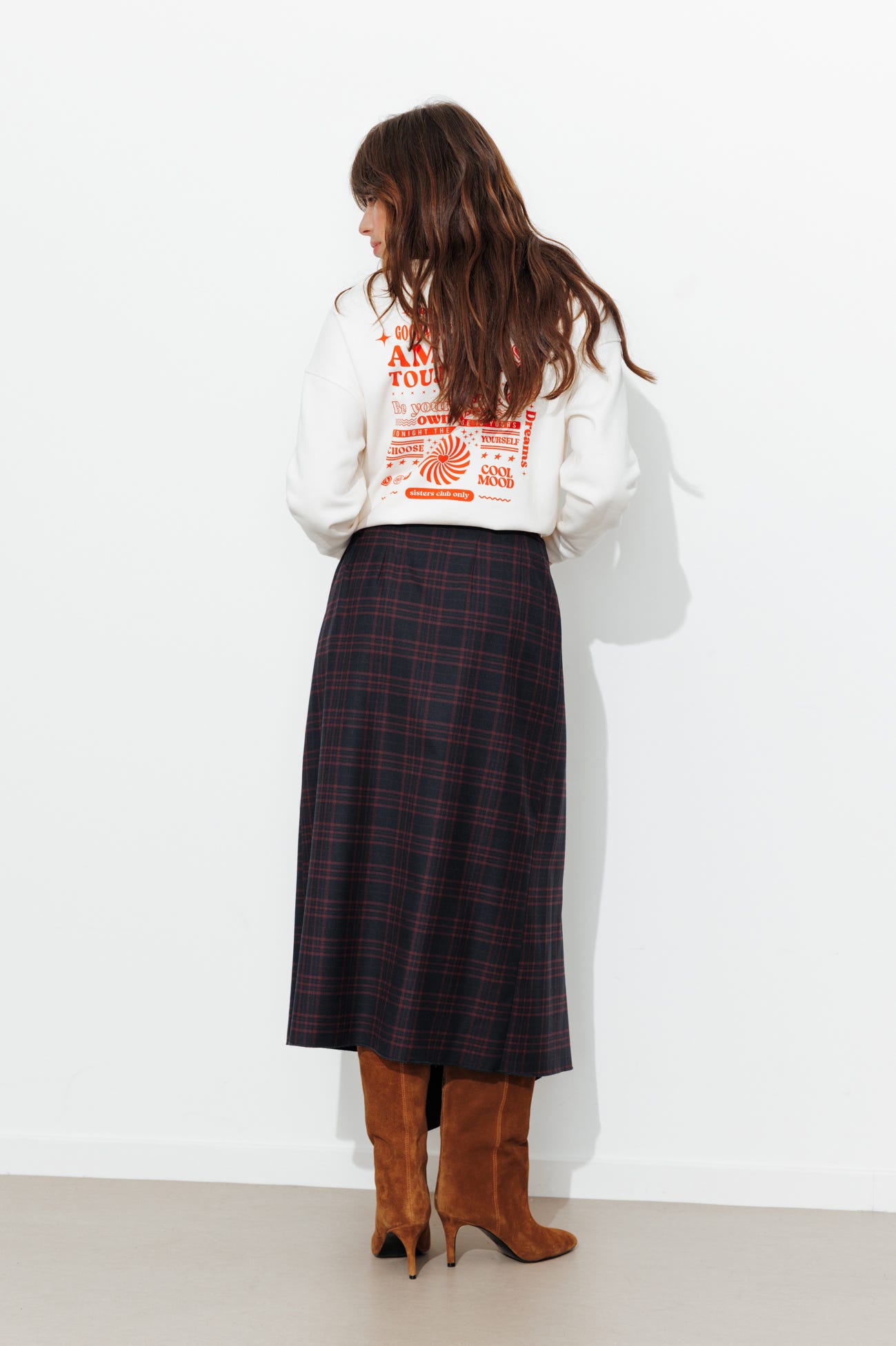 Falda cruzada ARCHIVO