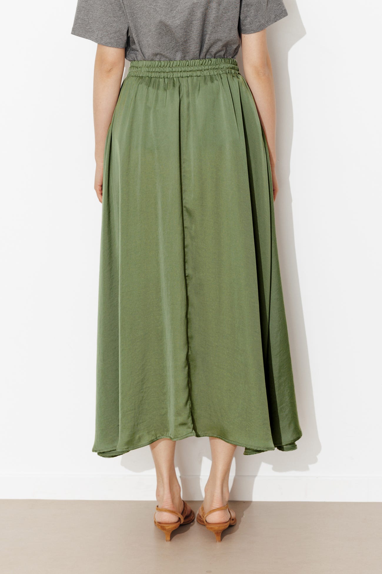 Jupe longue unie soyeuse