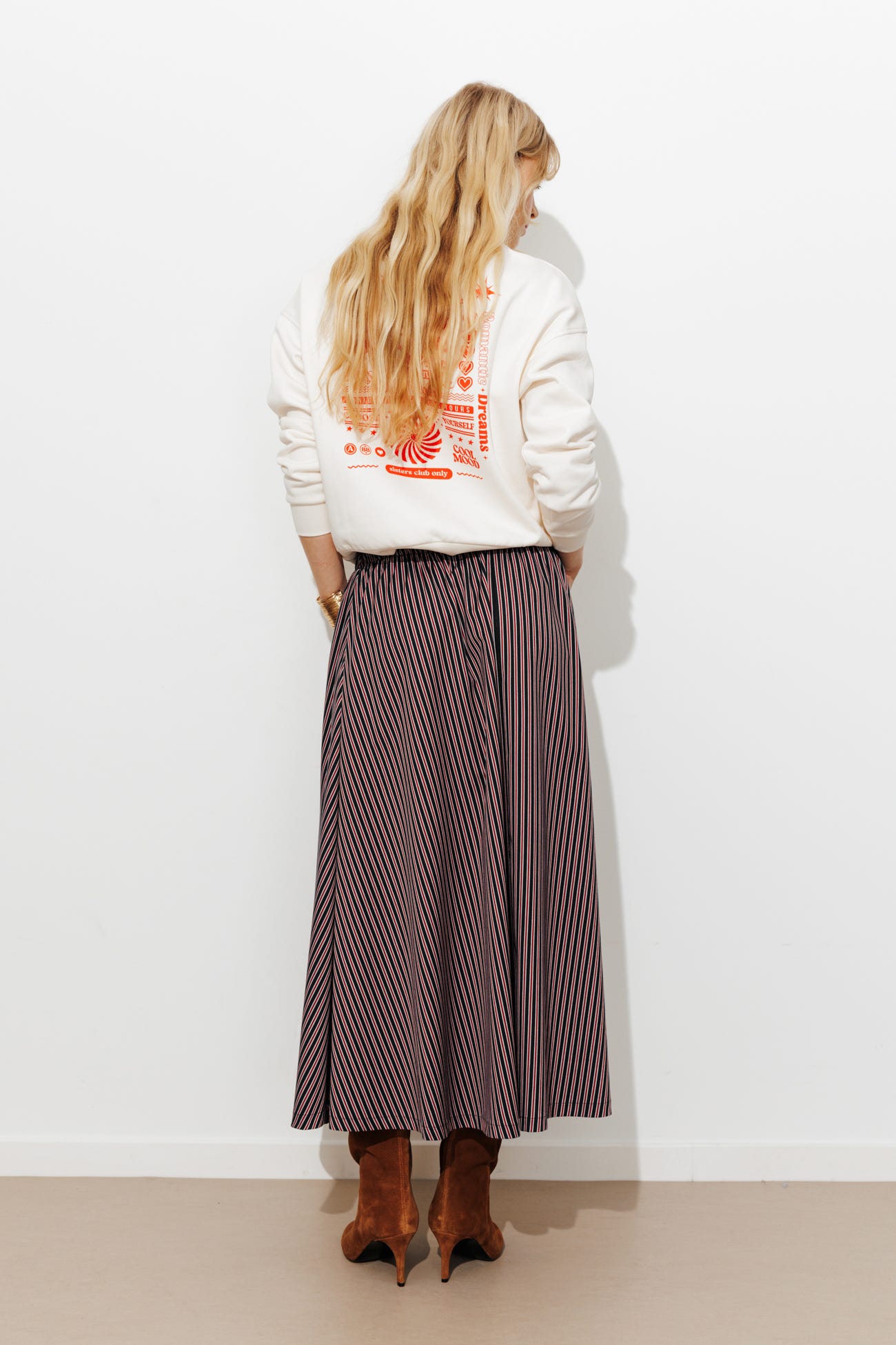 Gestreifter weiter Rock