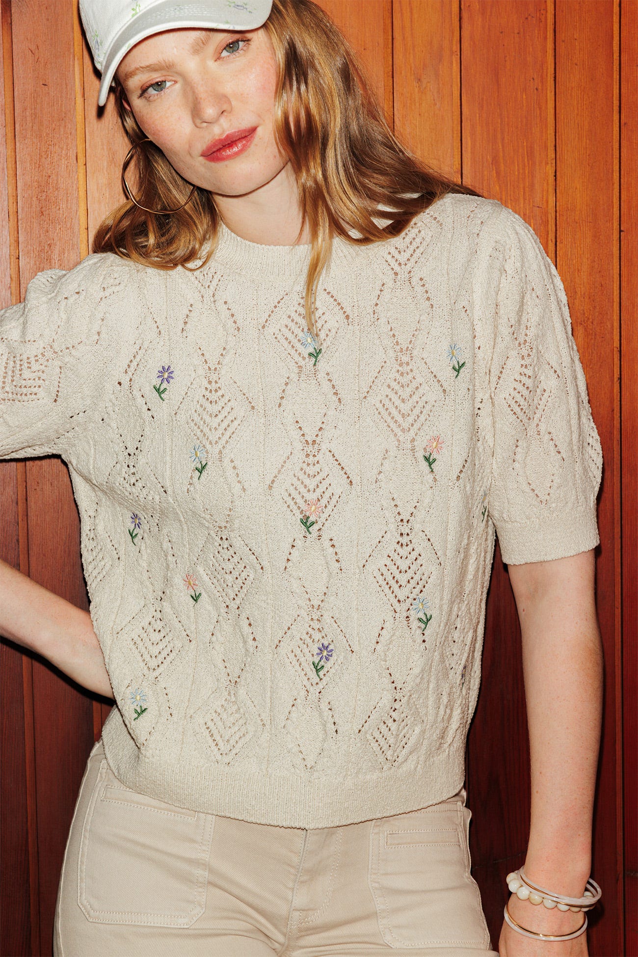 Jersey con flores bordadas