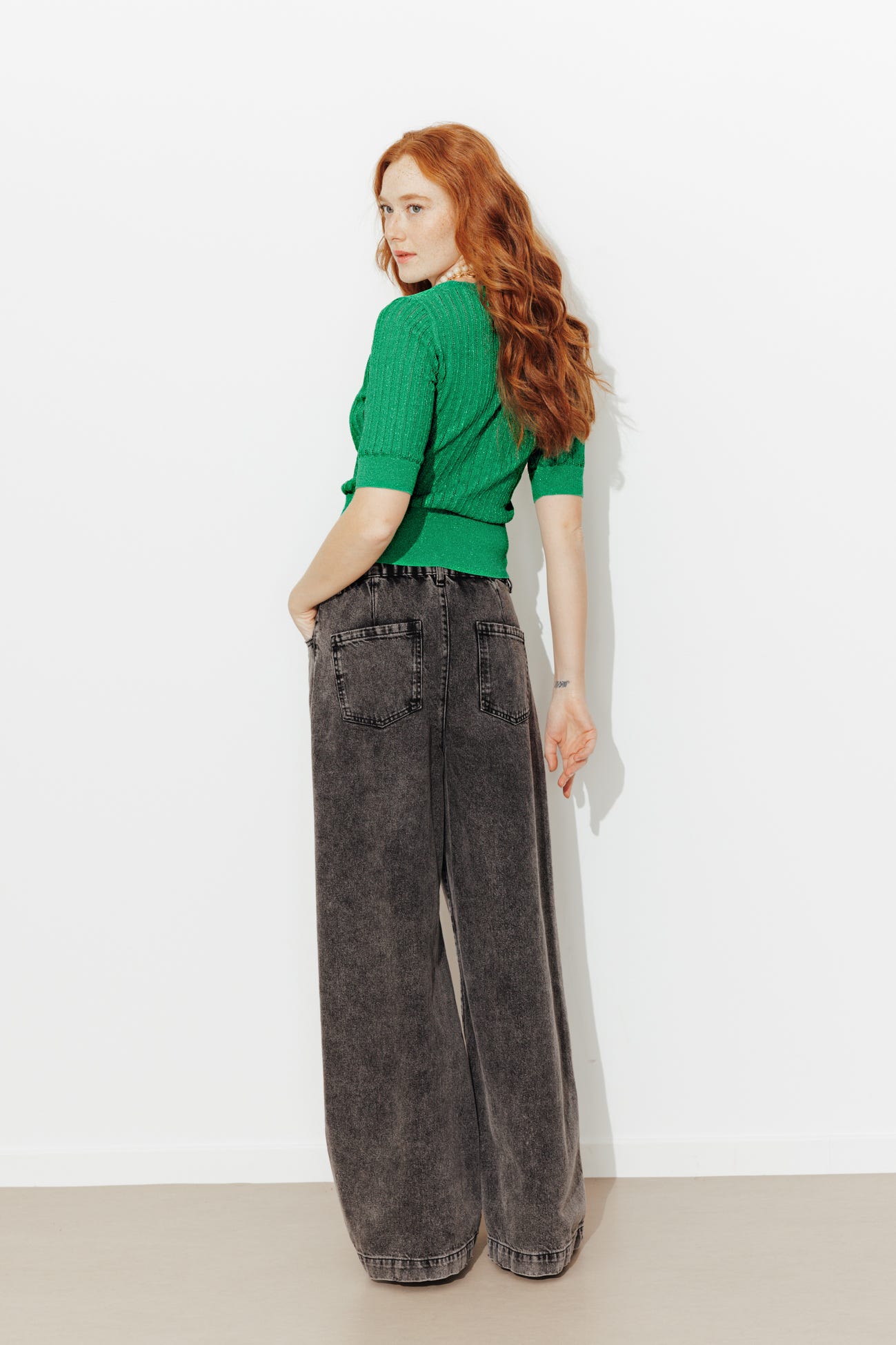 Pull court à paillettes Femme