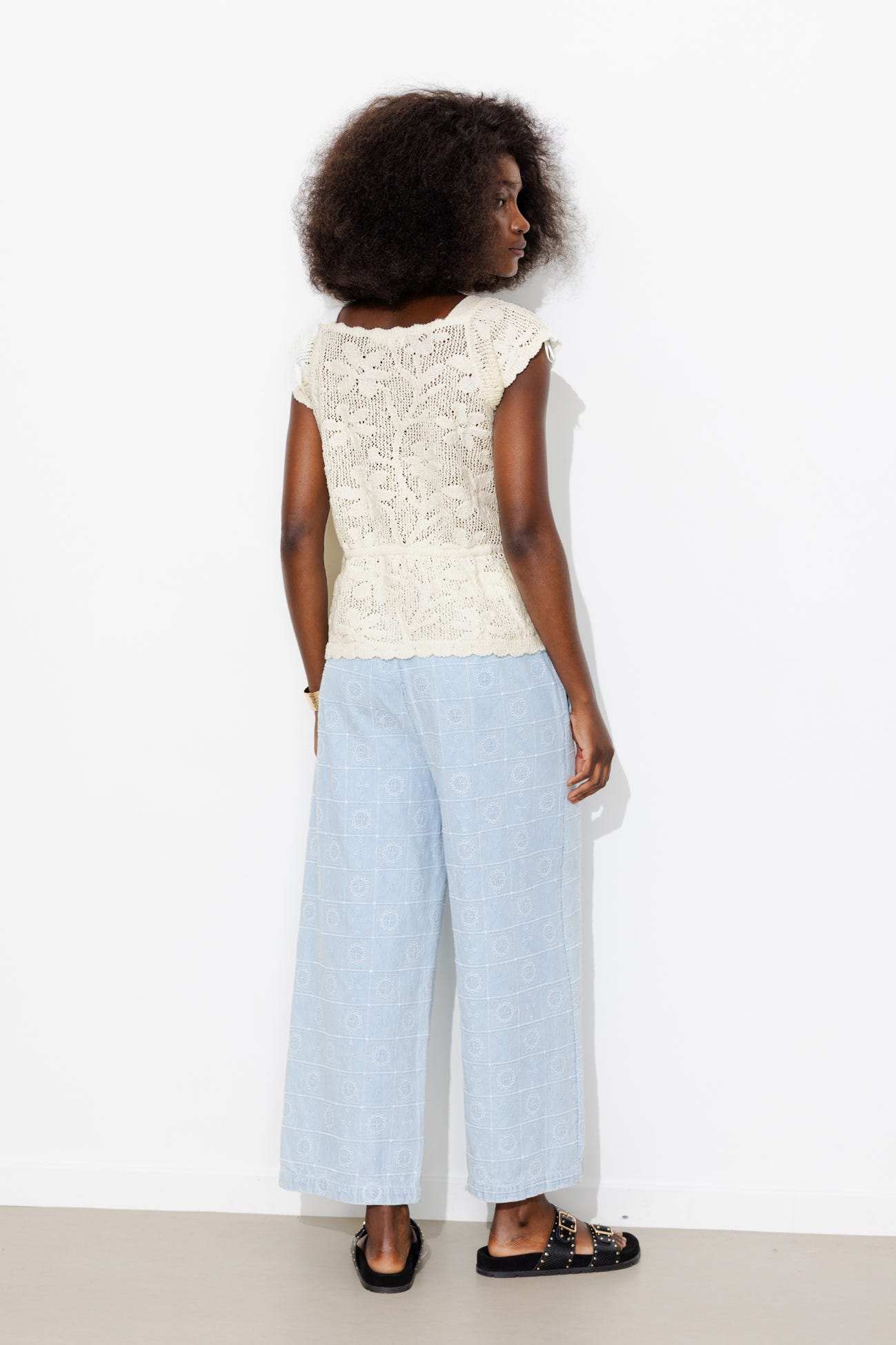 Lace-knit cardigan 