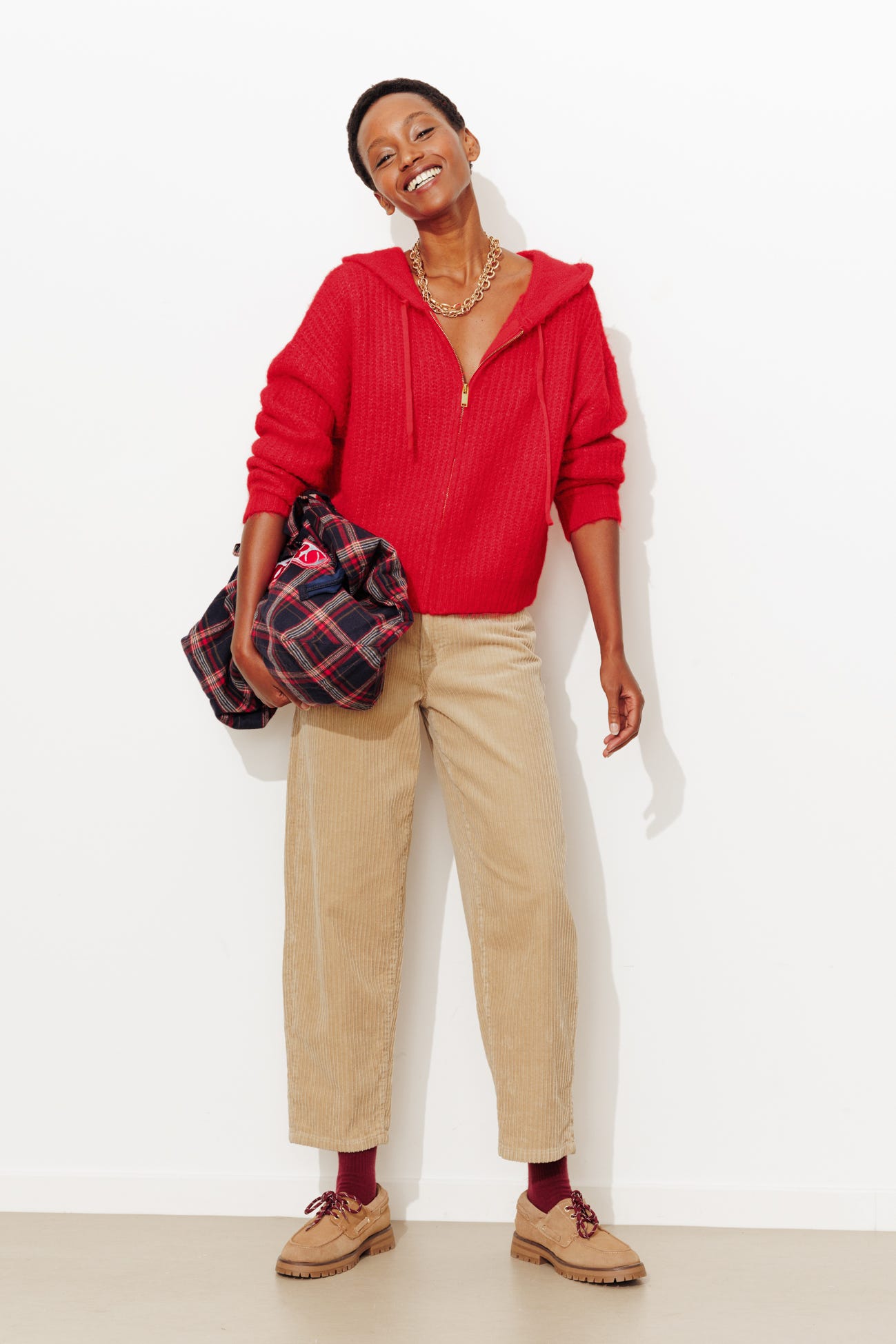 Cárdigan fluffy con capucha