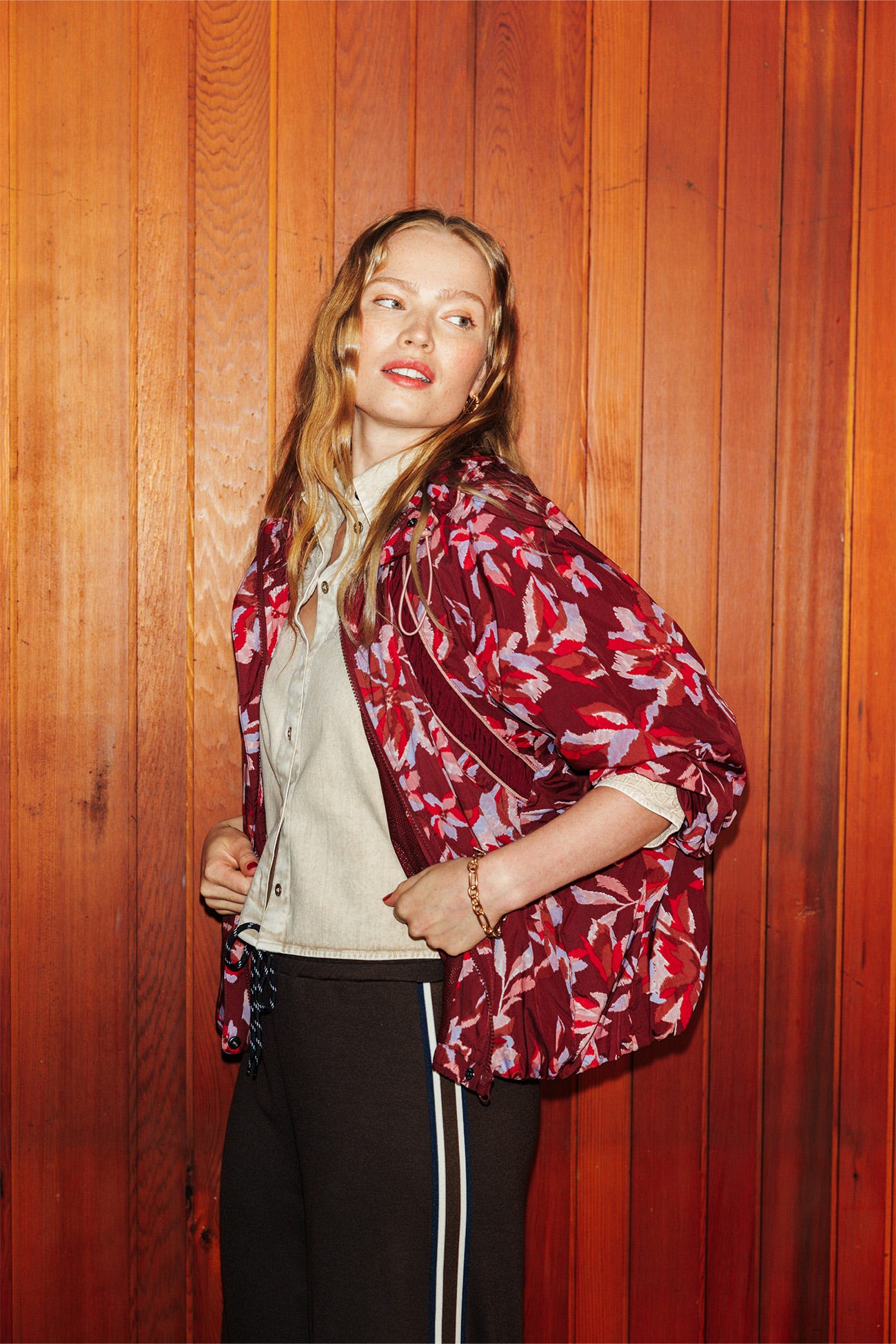 Windjacke mit Kapuze