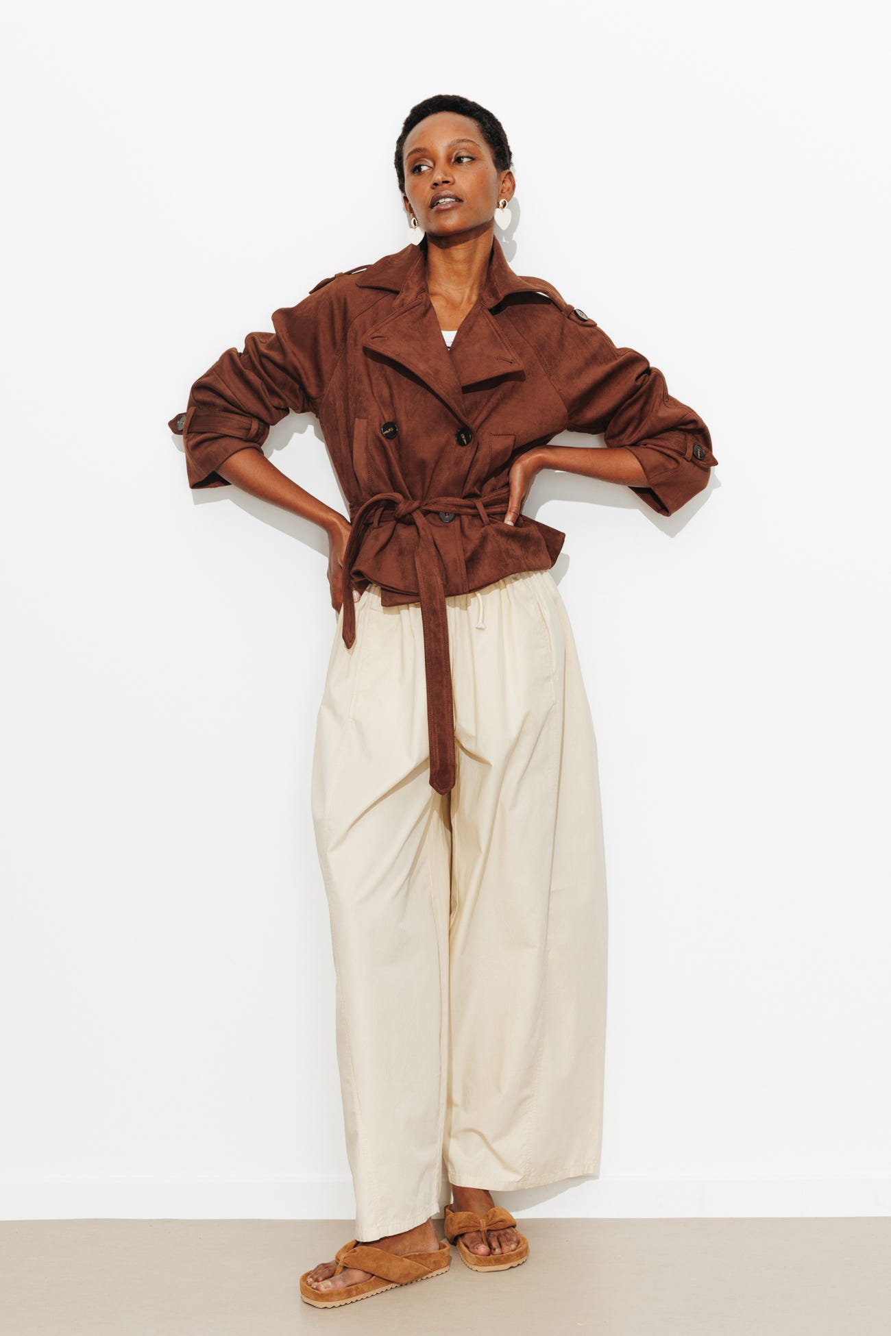 Short trenchcoat in faux suede