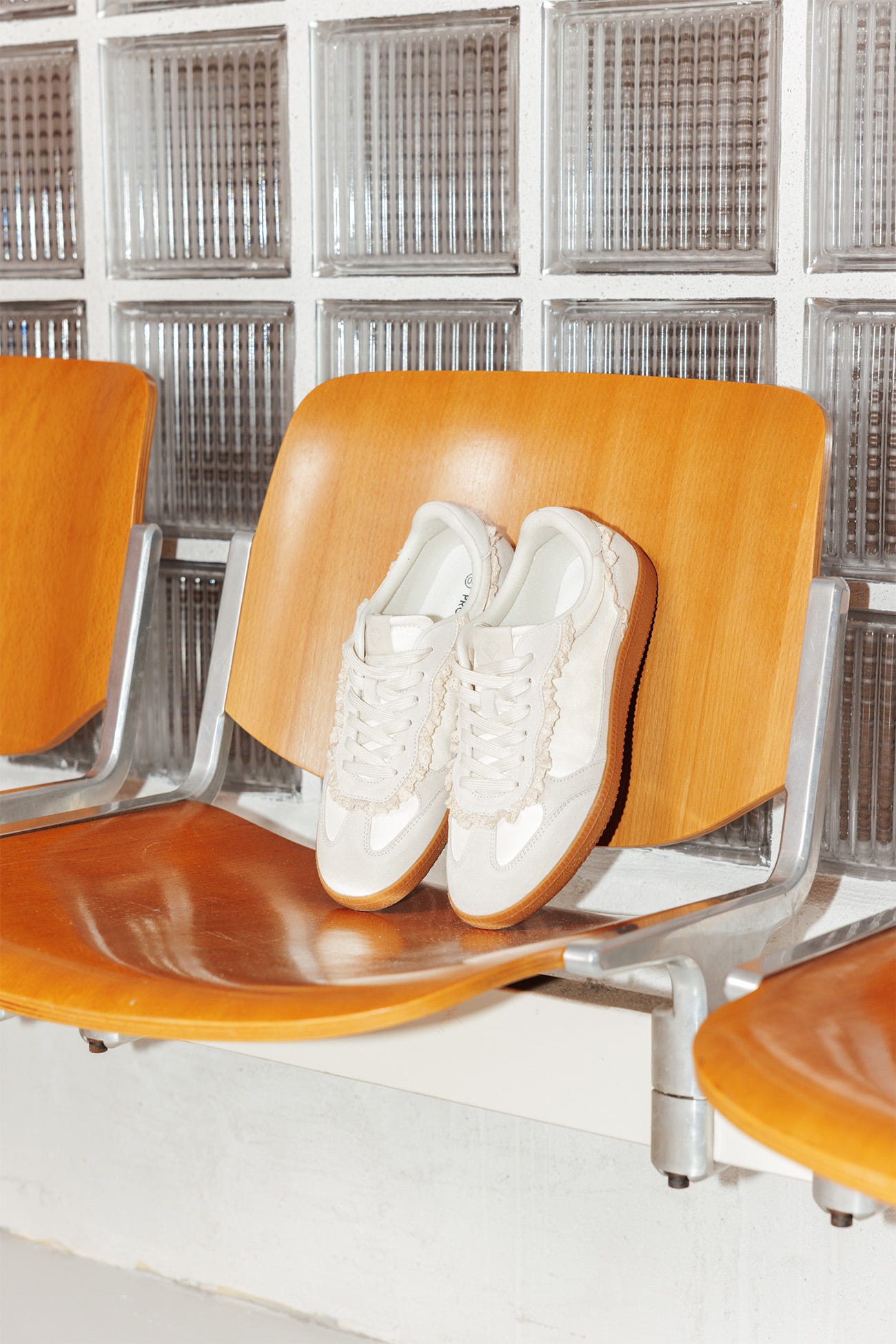 Sneakers dettaglio in pizzo