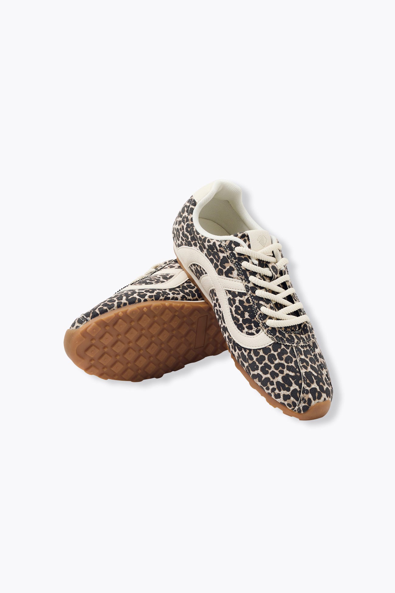 Leopard trainers