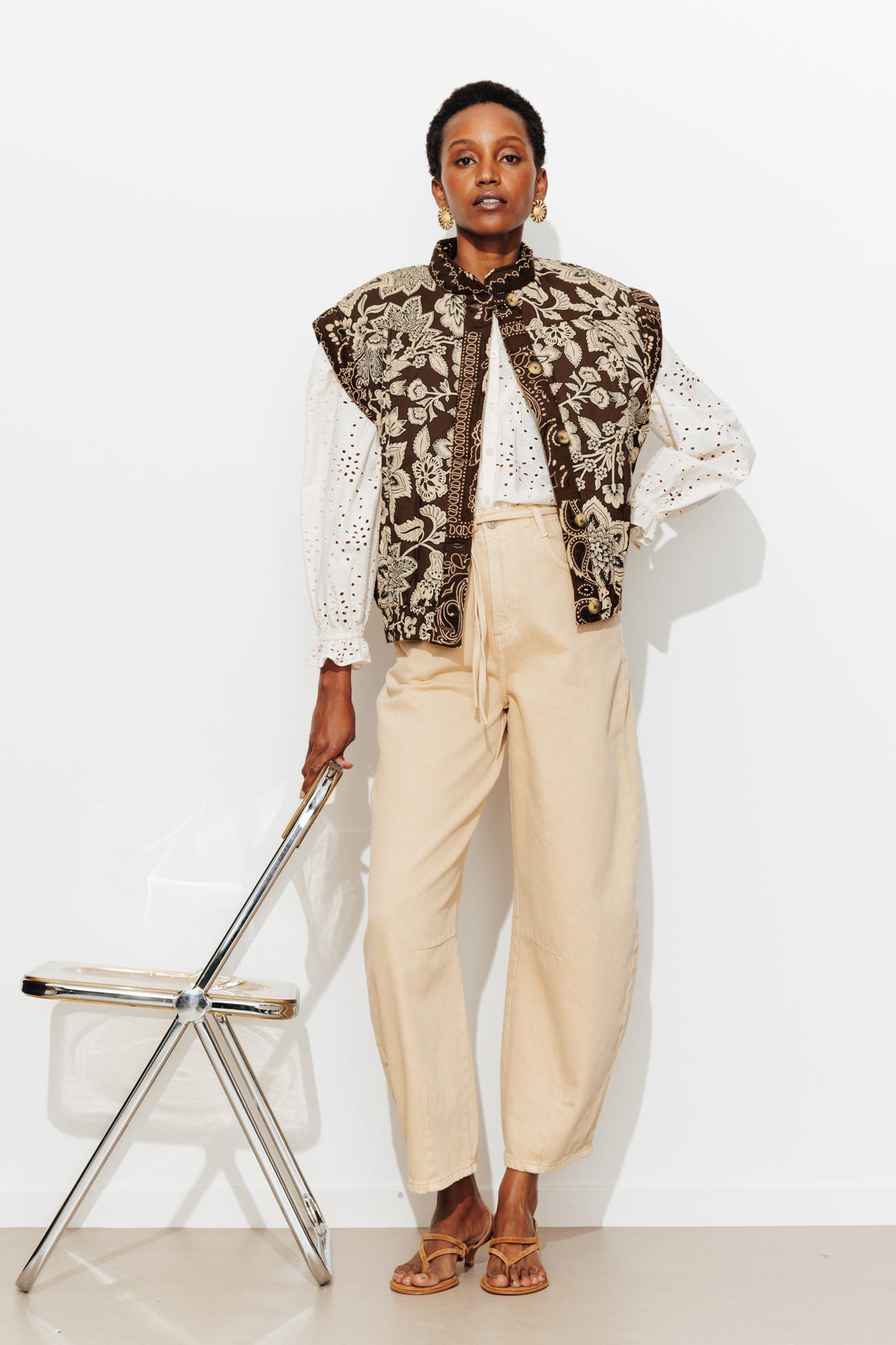 Sleeveless padded jacket