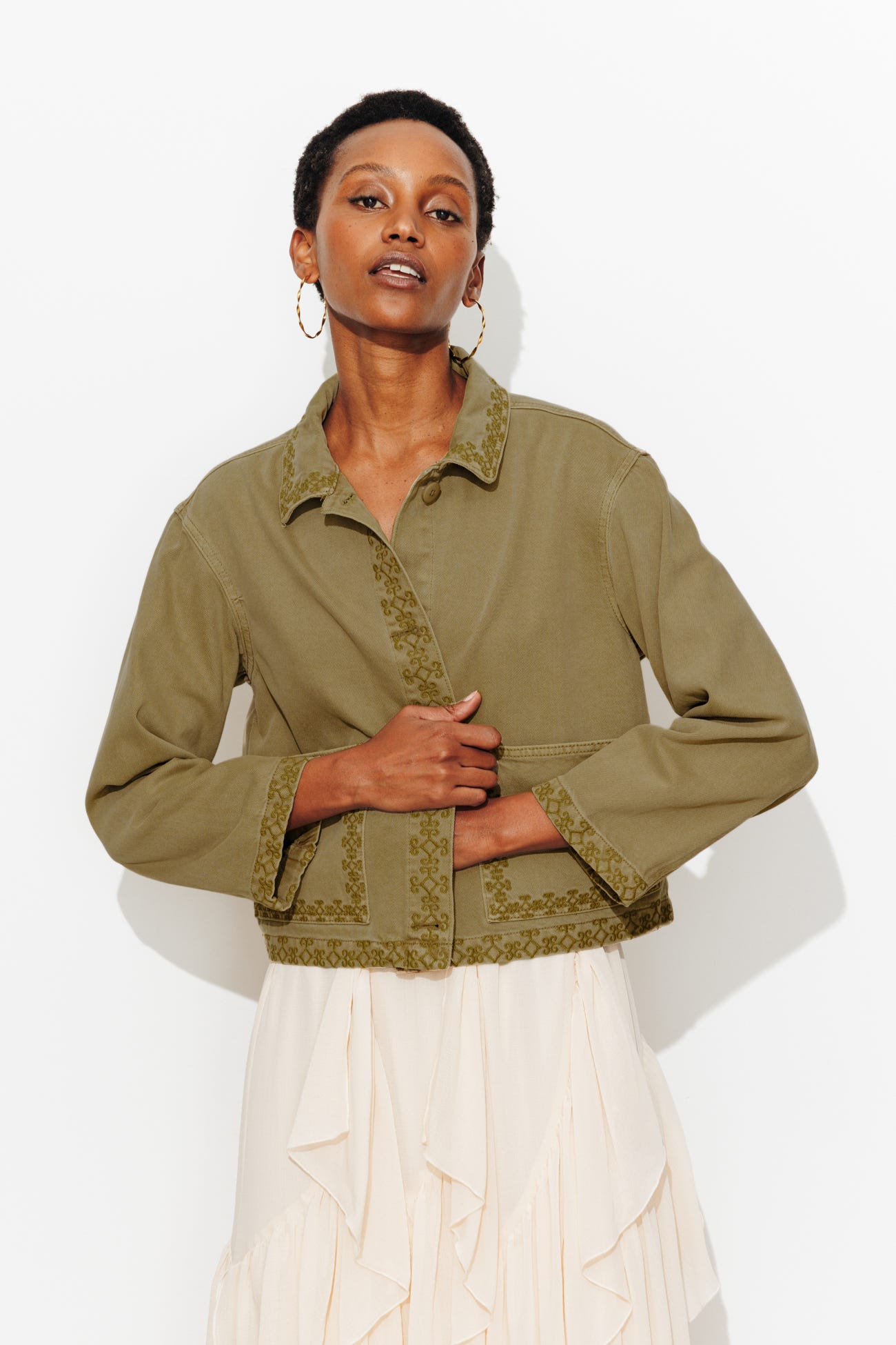 Veste courte brodée Femme