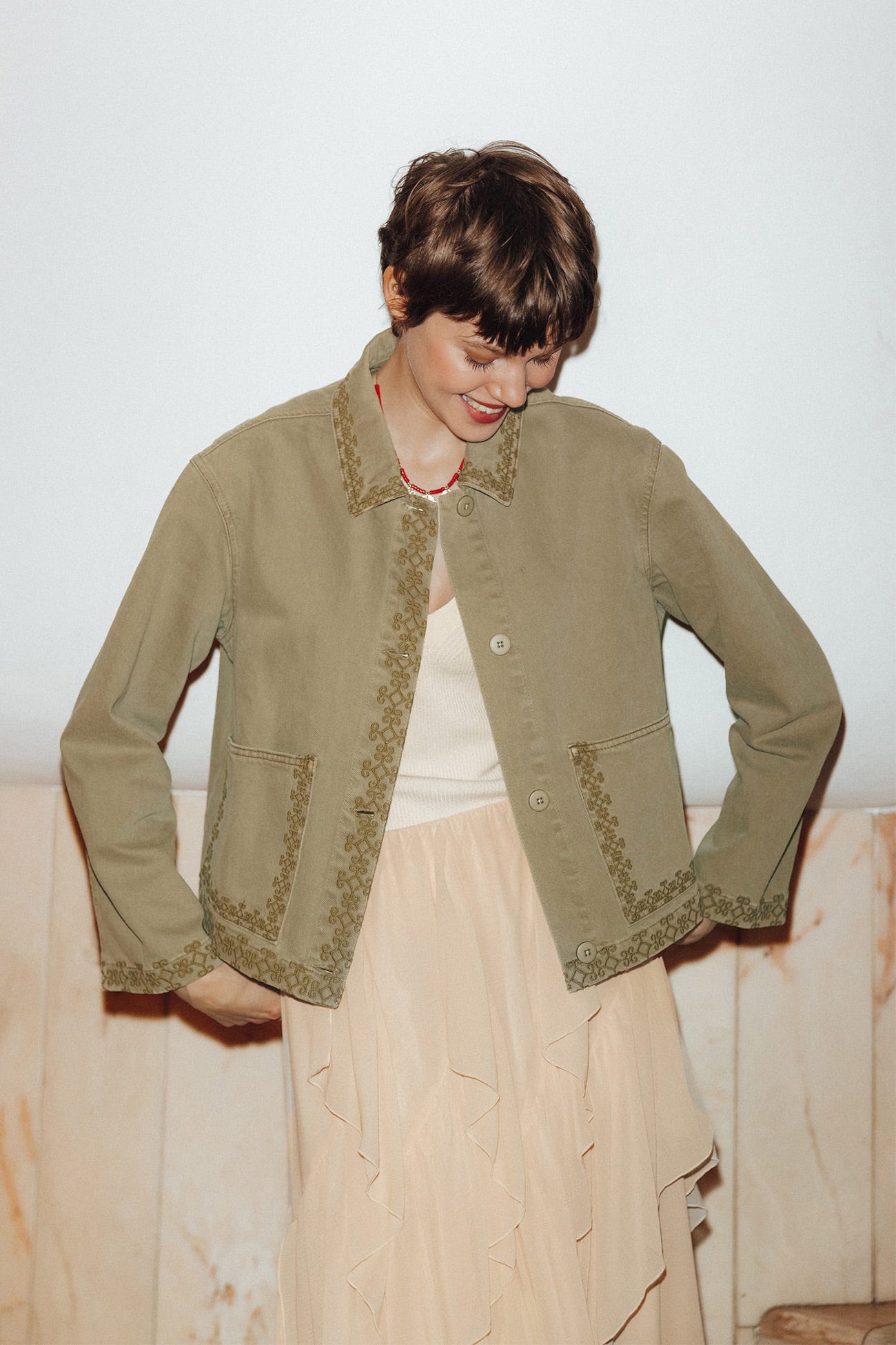 Veste courte brodée Femme