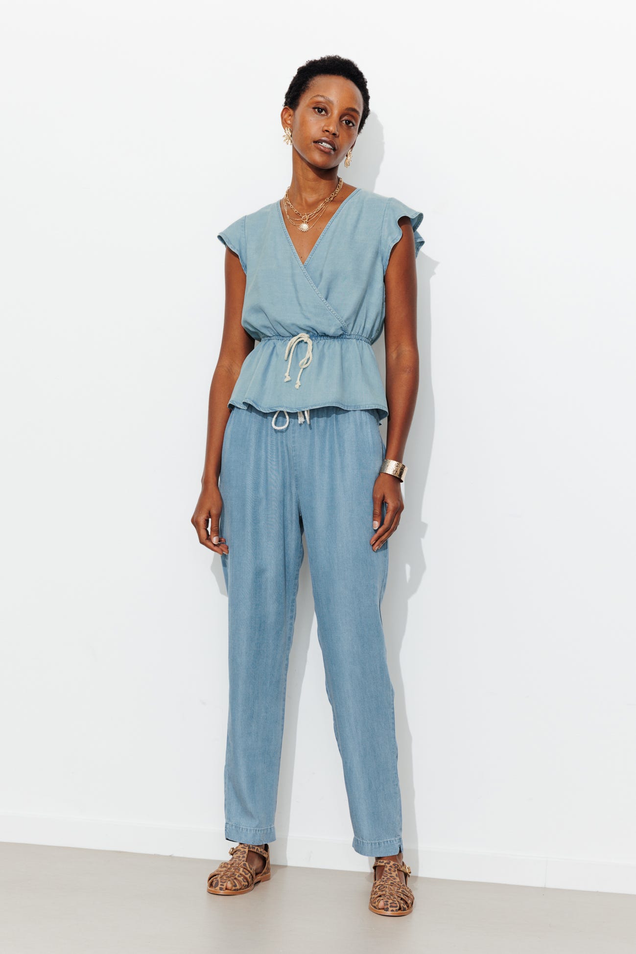 Pantaloni carrot in lyocell