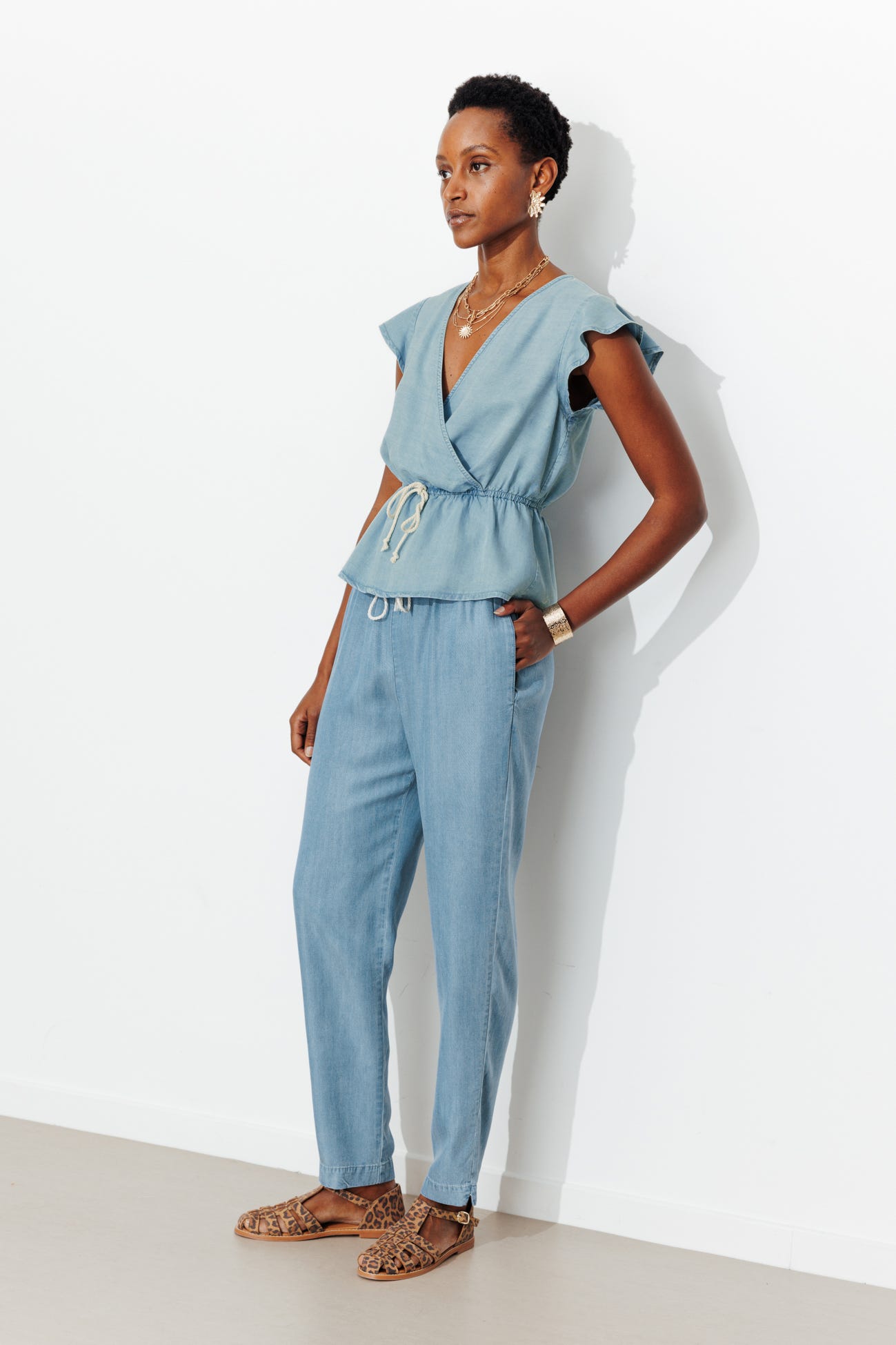 Pantaloni carrot in lyocell