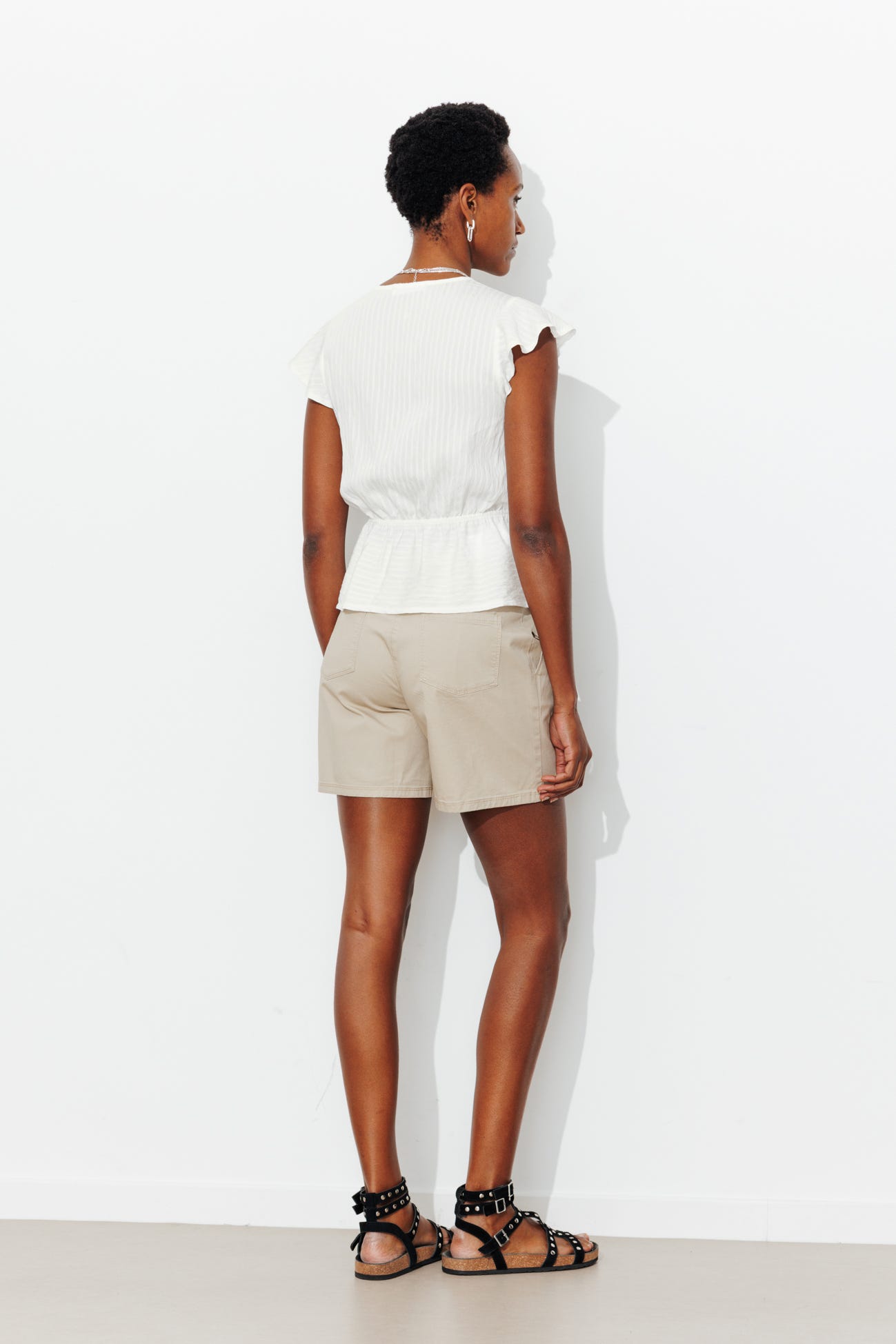 Crossover-effect blouse