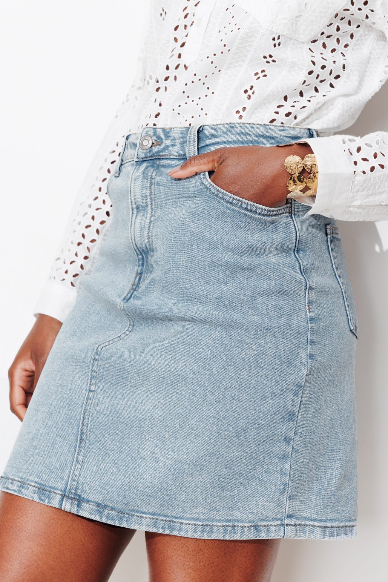 Short denim skirt
