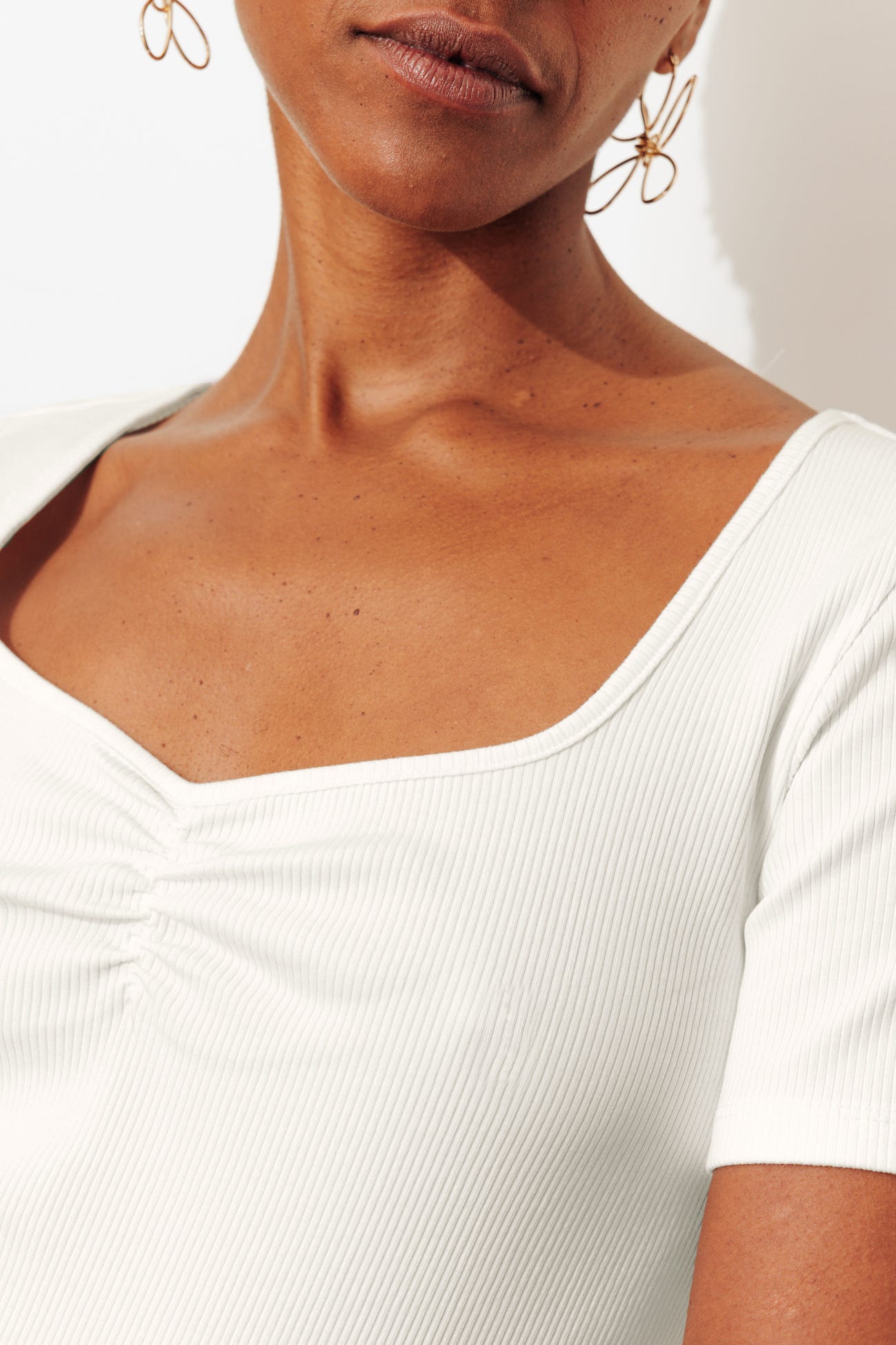 T-shirt côtelé col cœur Femme