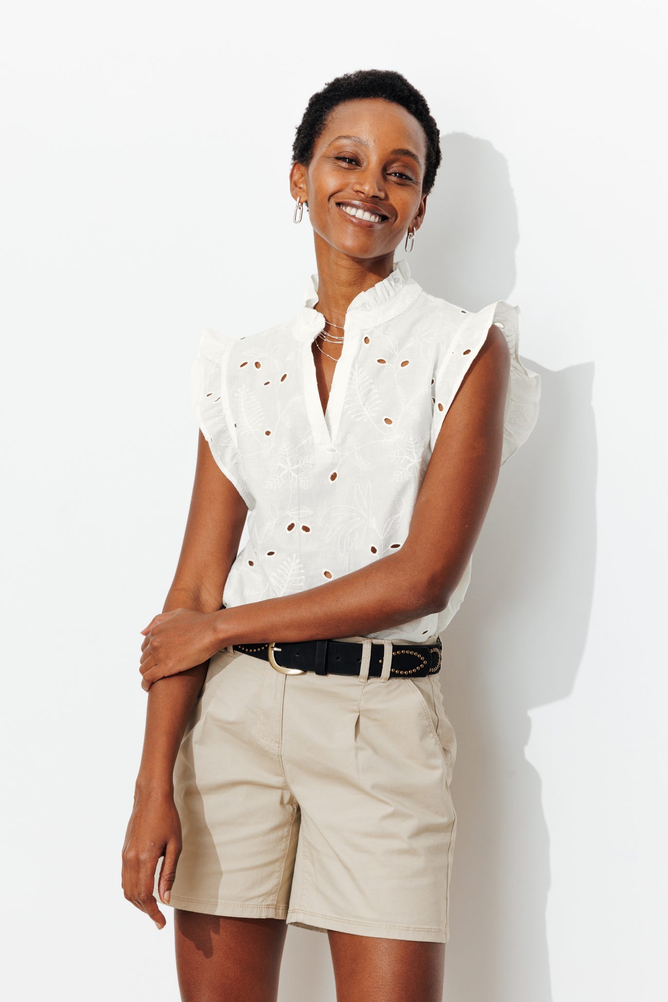 Blouse brodée unie Femme