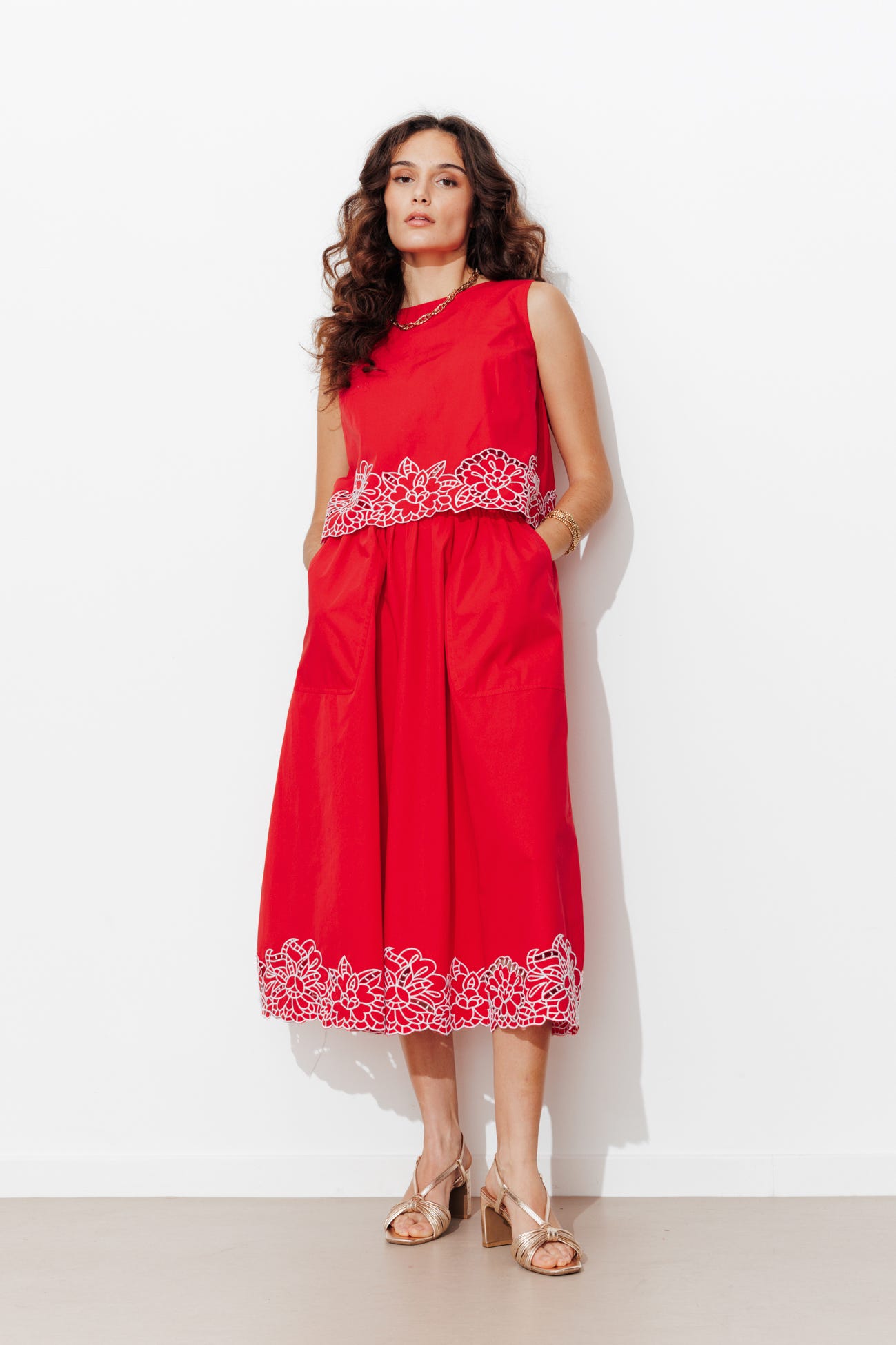 Top court brodé Femme