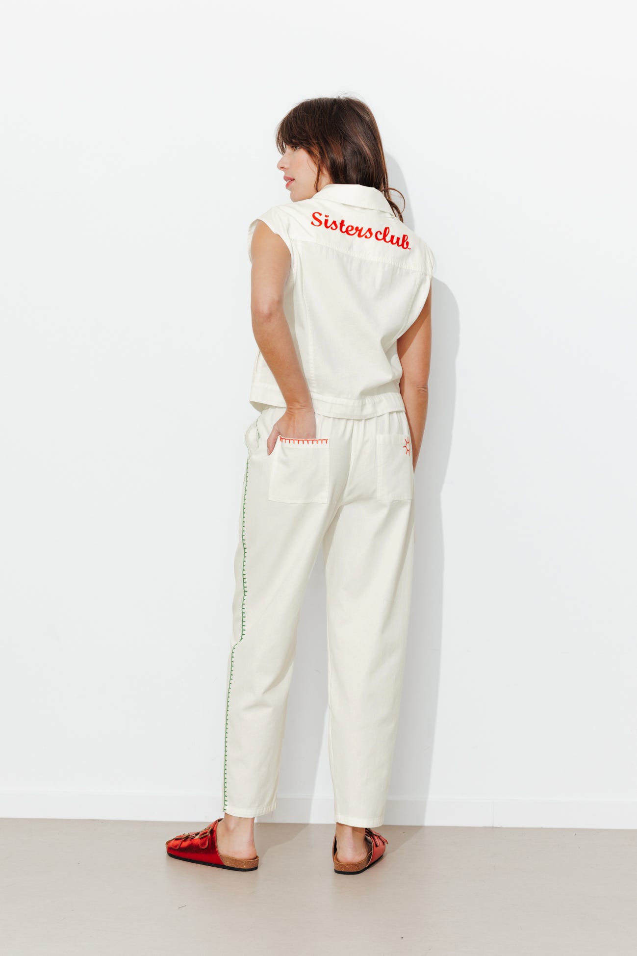 Pantalon carrot brodé Femme