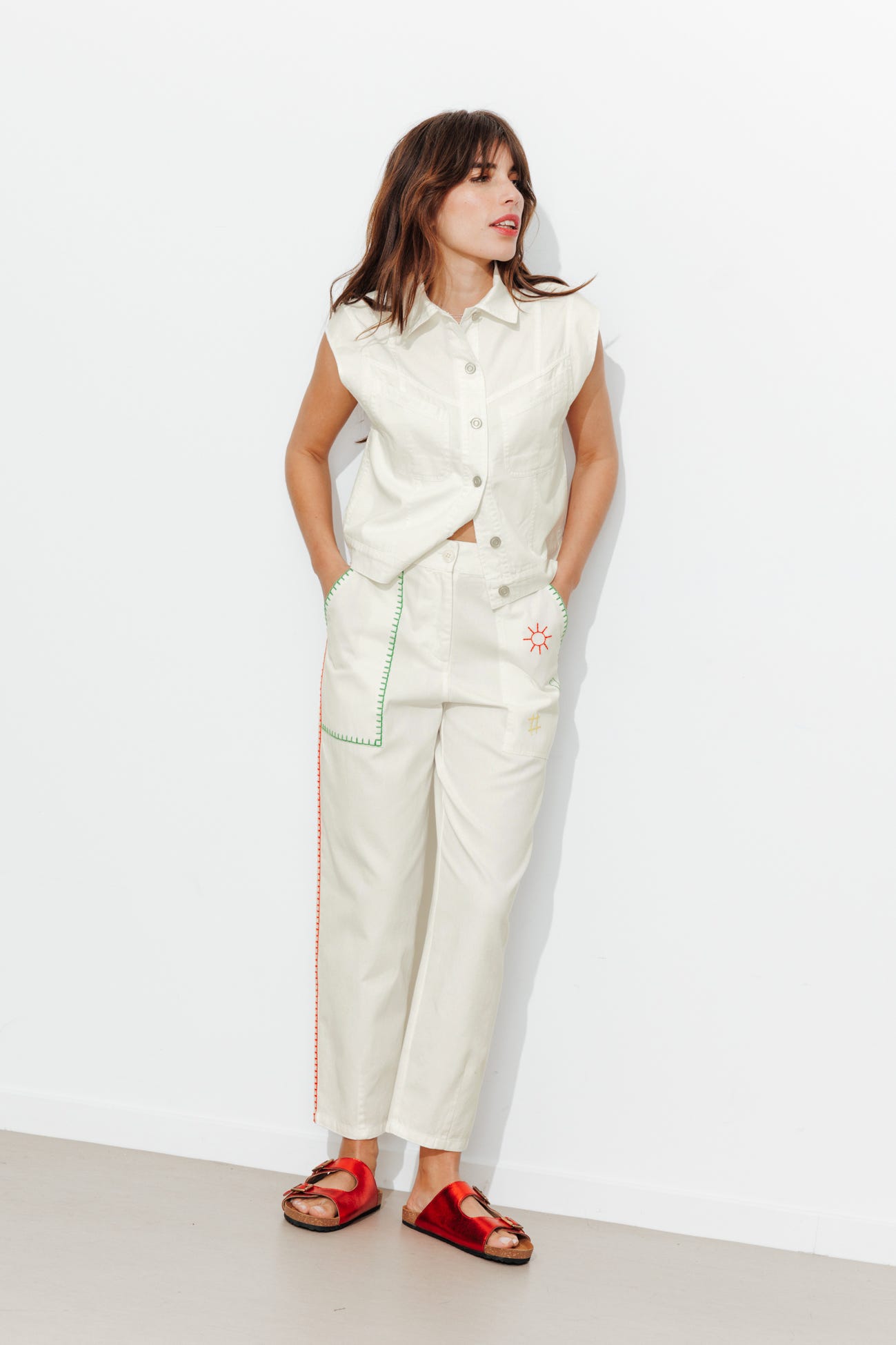 Pantalon carrot brodé Femme