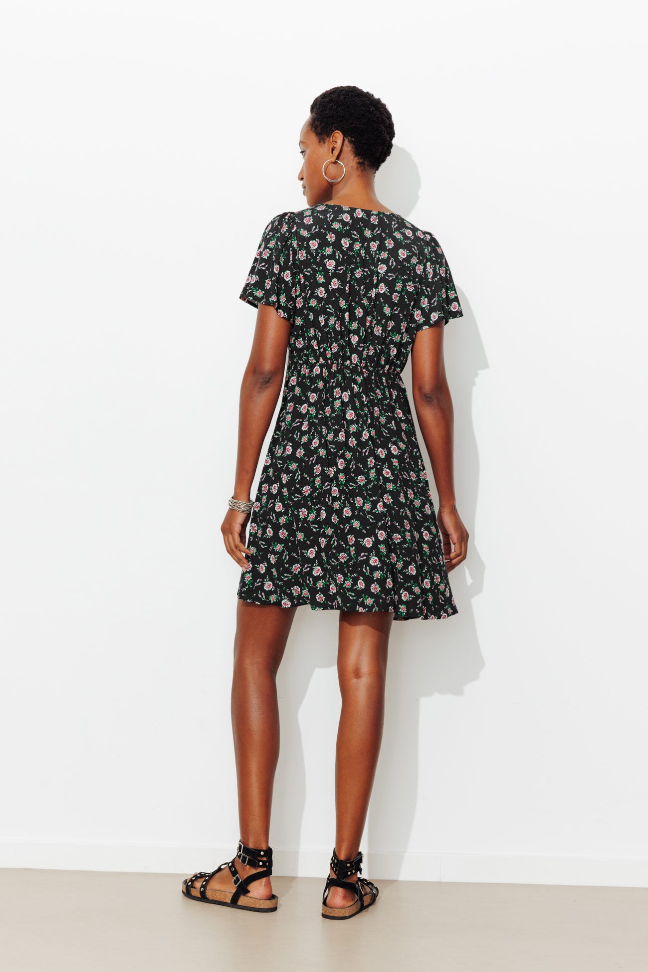 Robe courte manches papillon