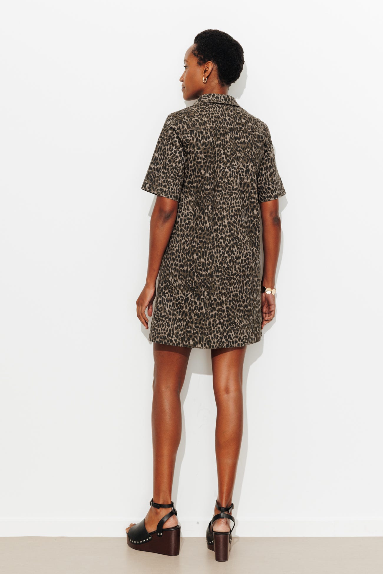 Short leopard dress