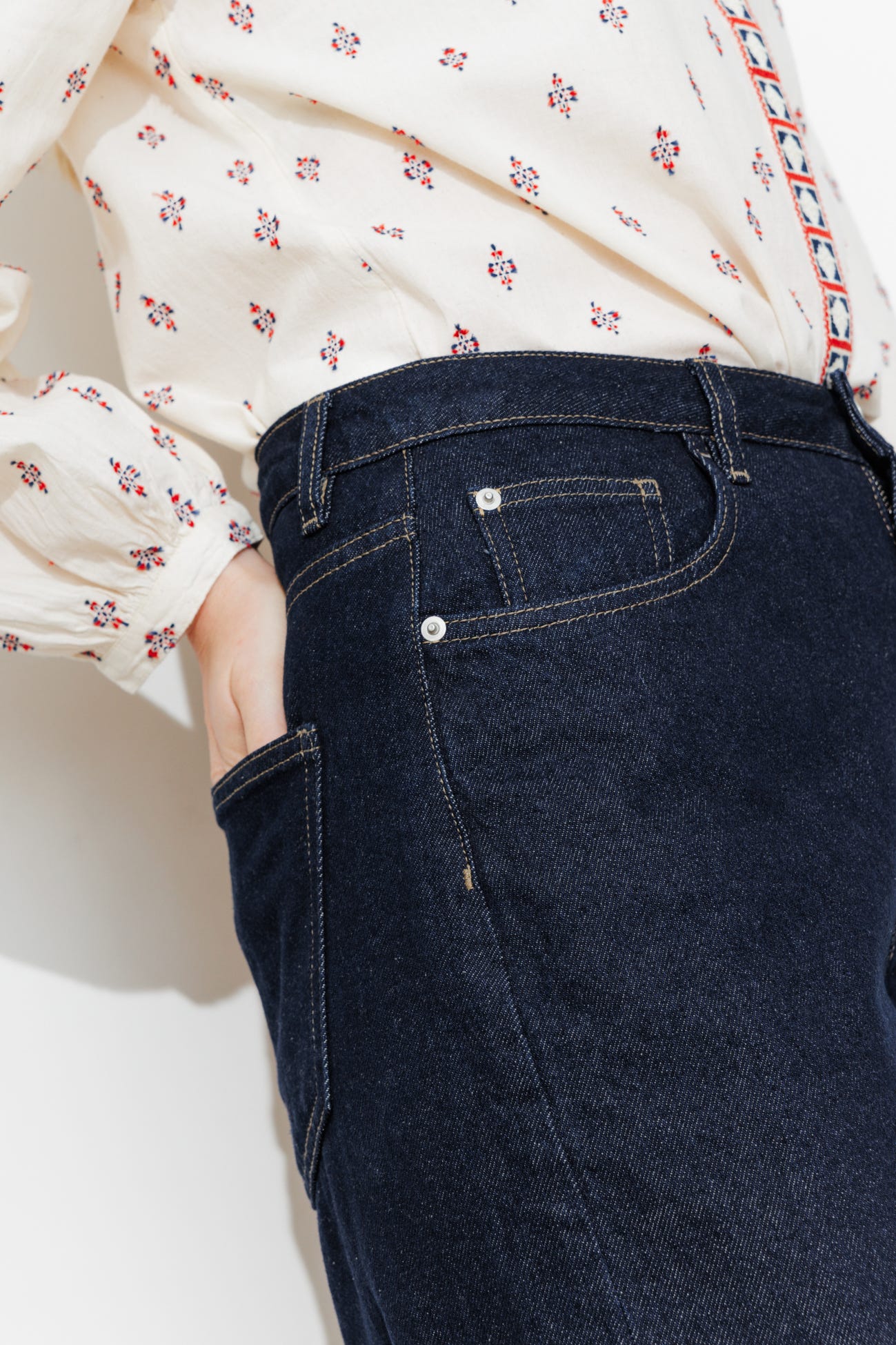 Jean barrel brut taille haute