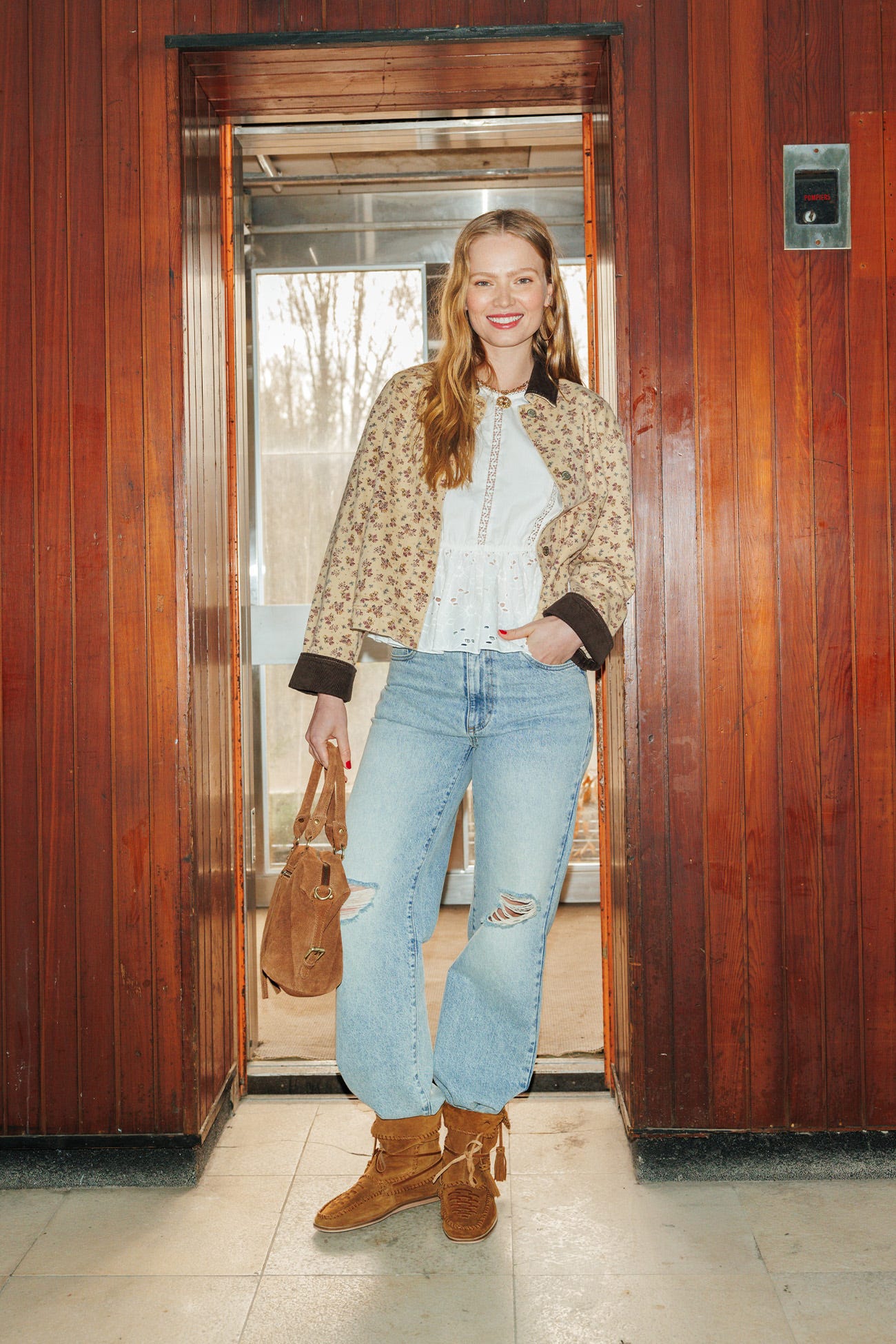 Wideleg destroyed jeans