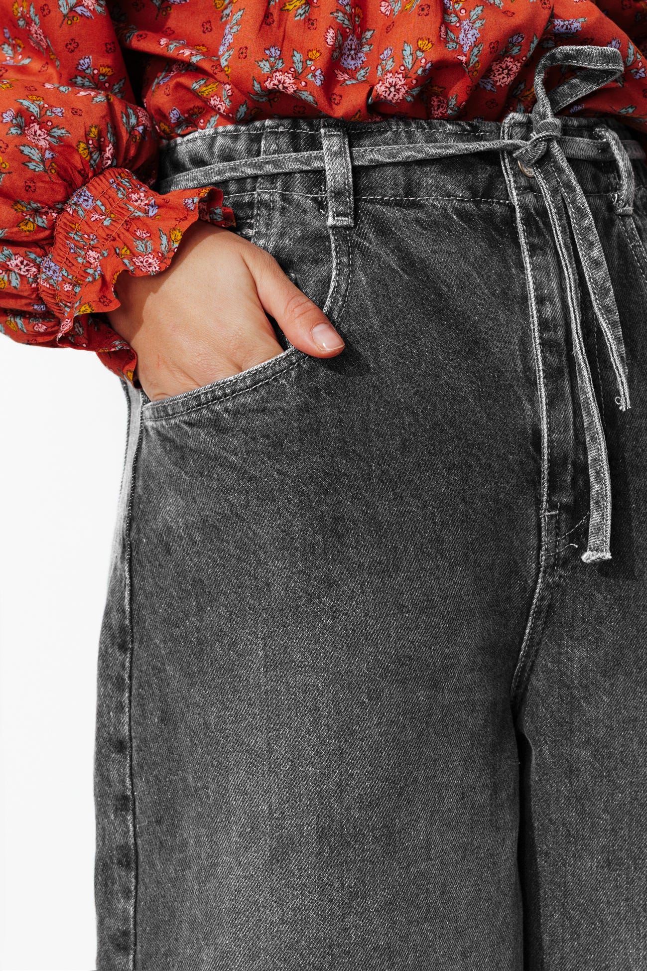High-waist balloon jeans