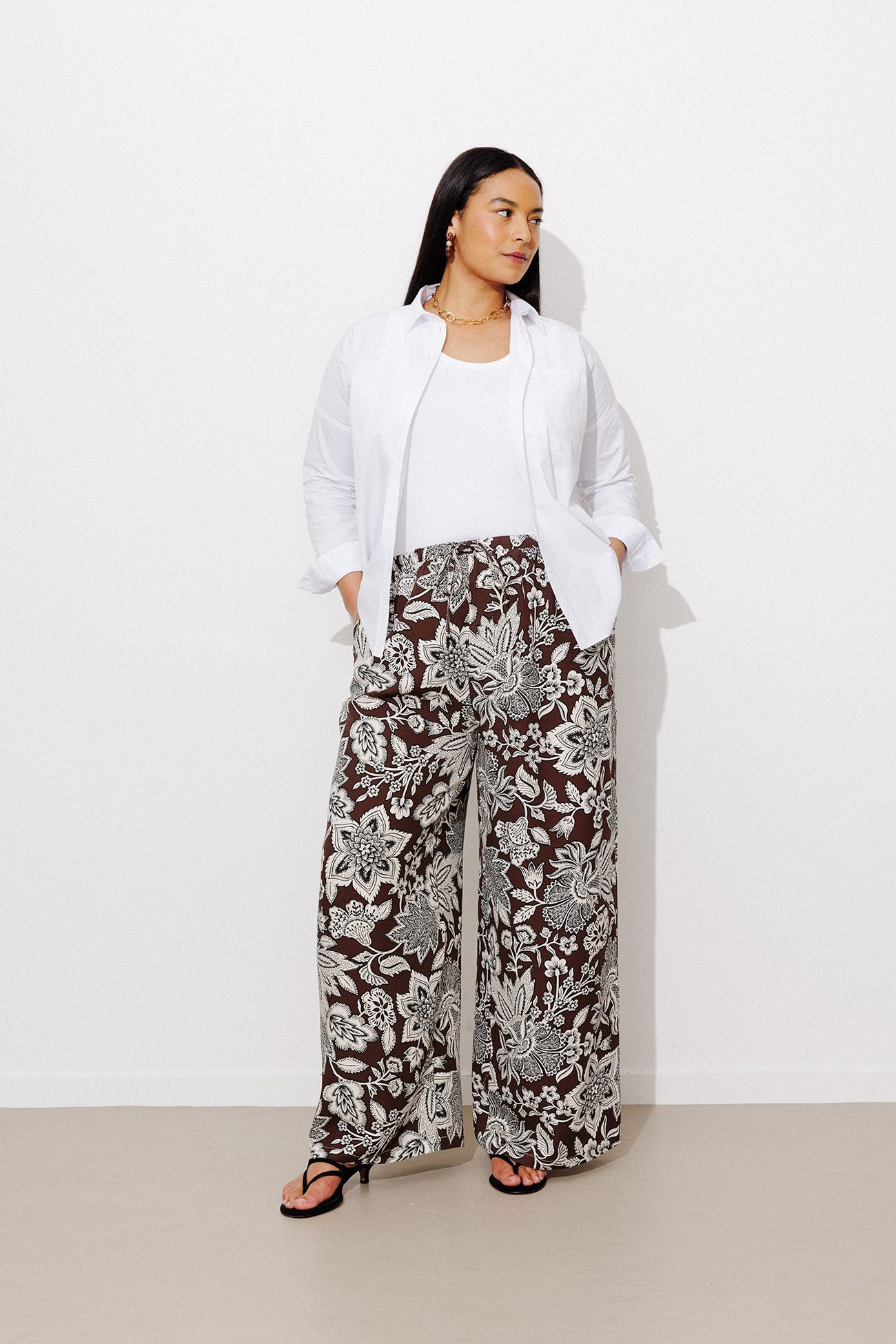 Spodnie z szerokimi nogawkami