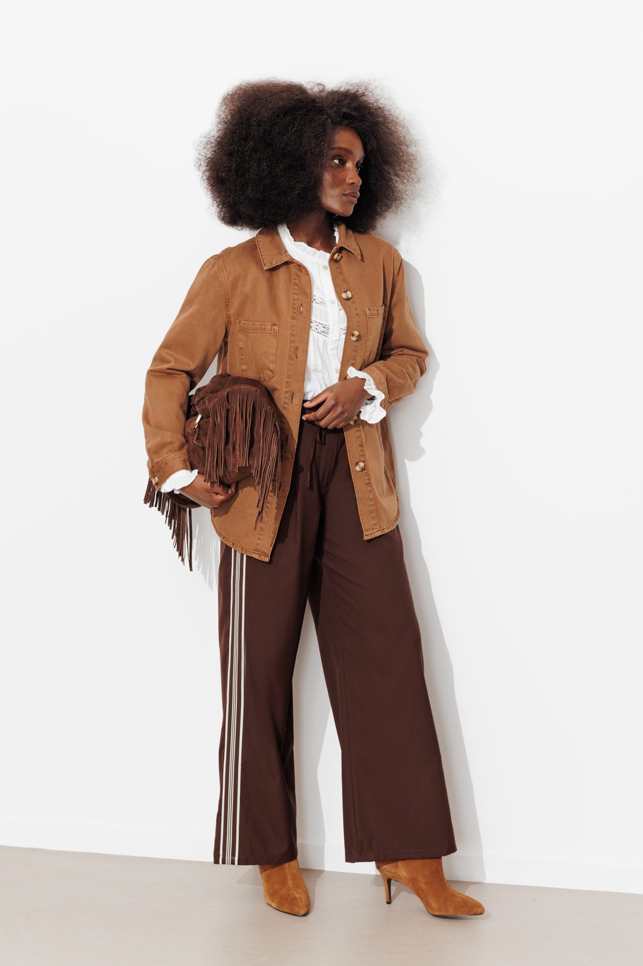 Pantalón ancho con bandas