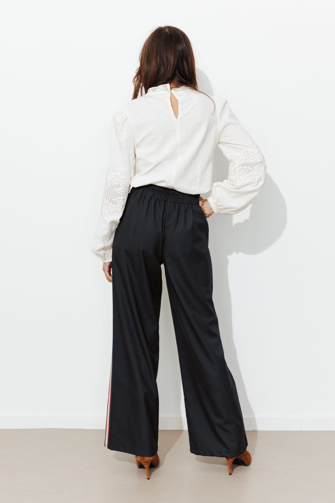 Pantalon large à bandes côtés