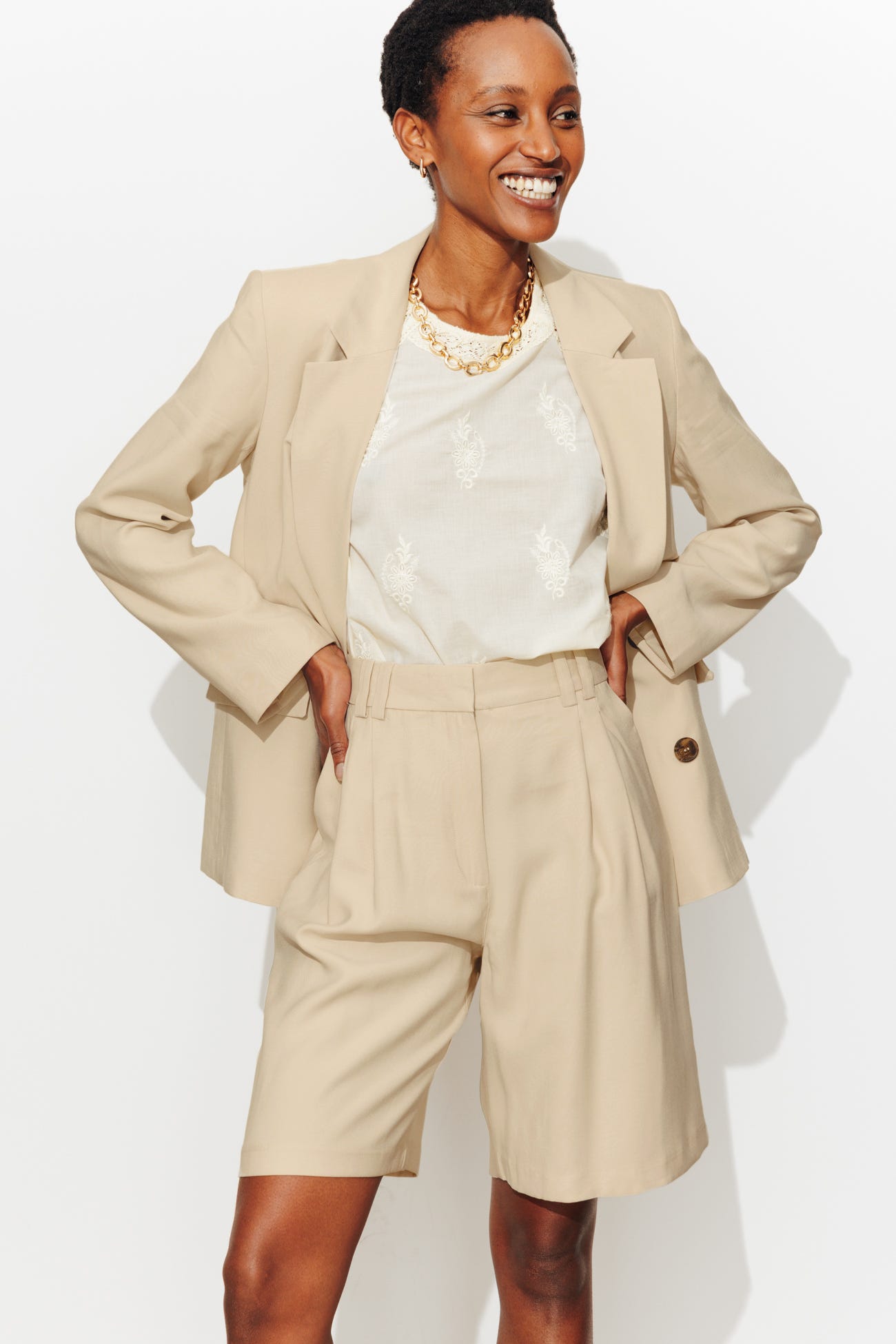 Bermuda uni à pinces Femme