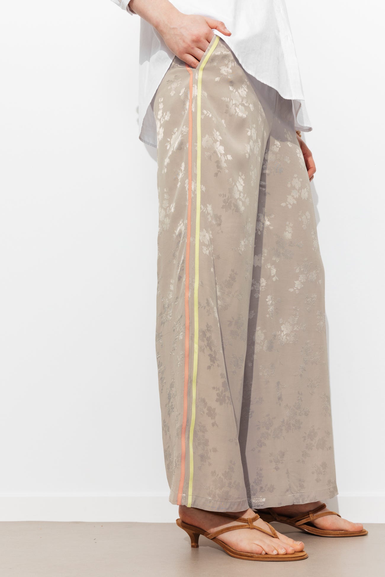 Pantalón bandas laterales