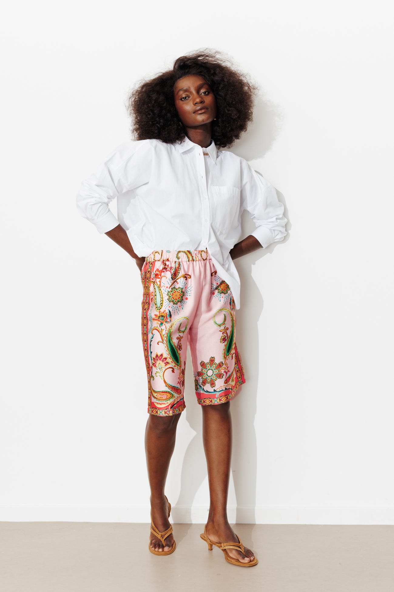 Patterned satin bermudas