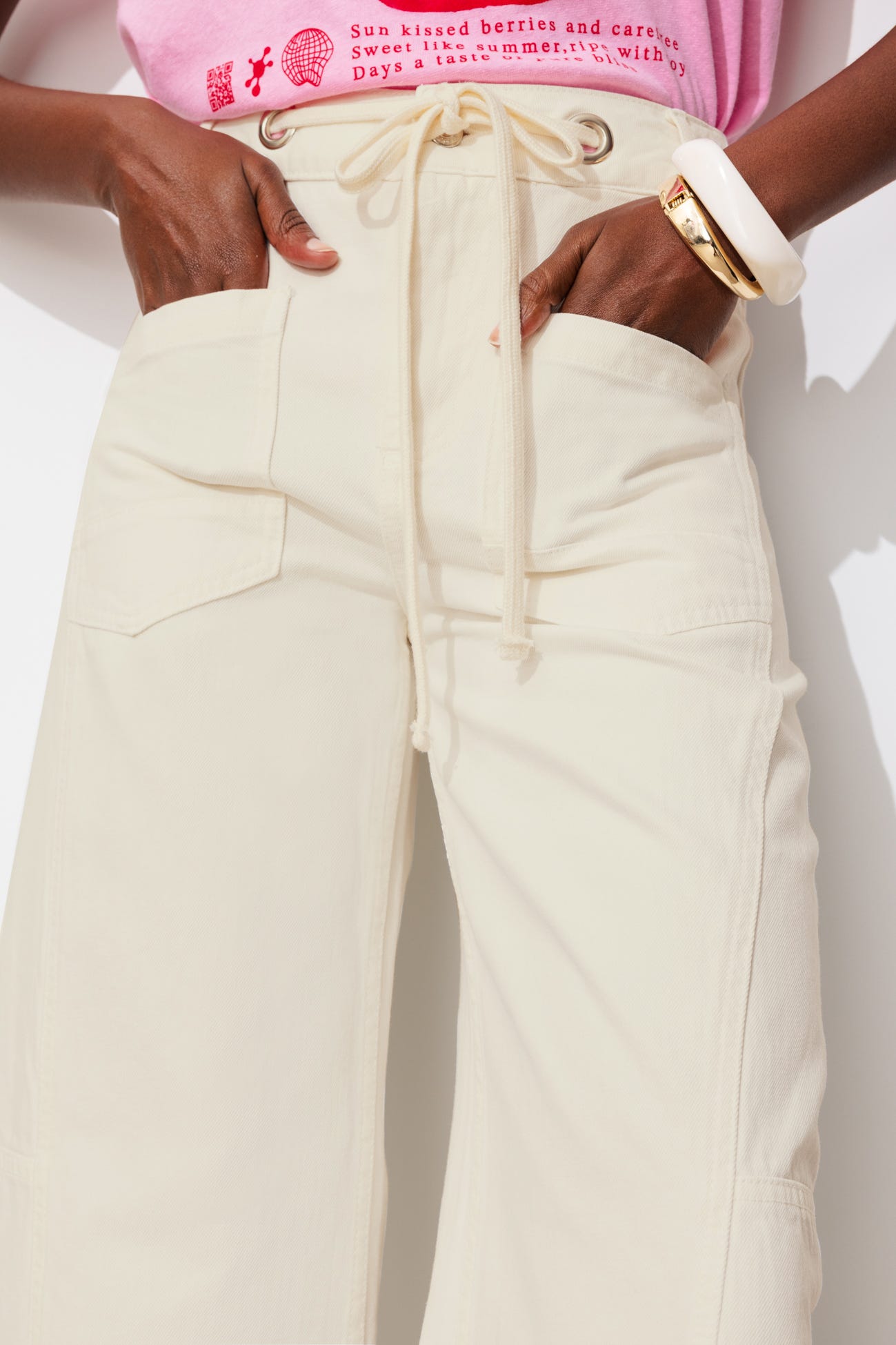 Pantalon large à oeillets
