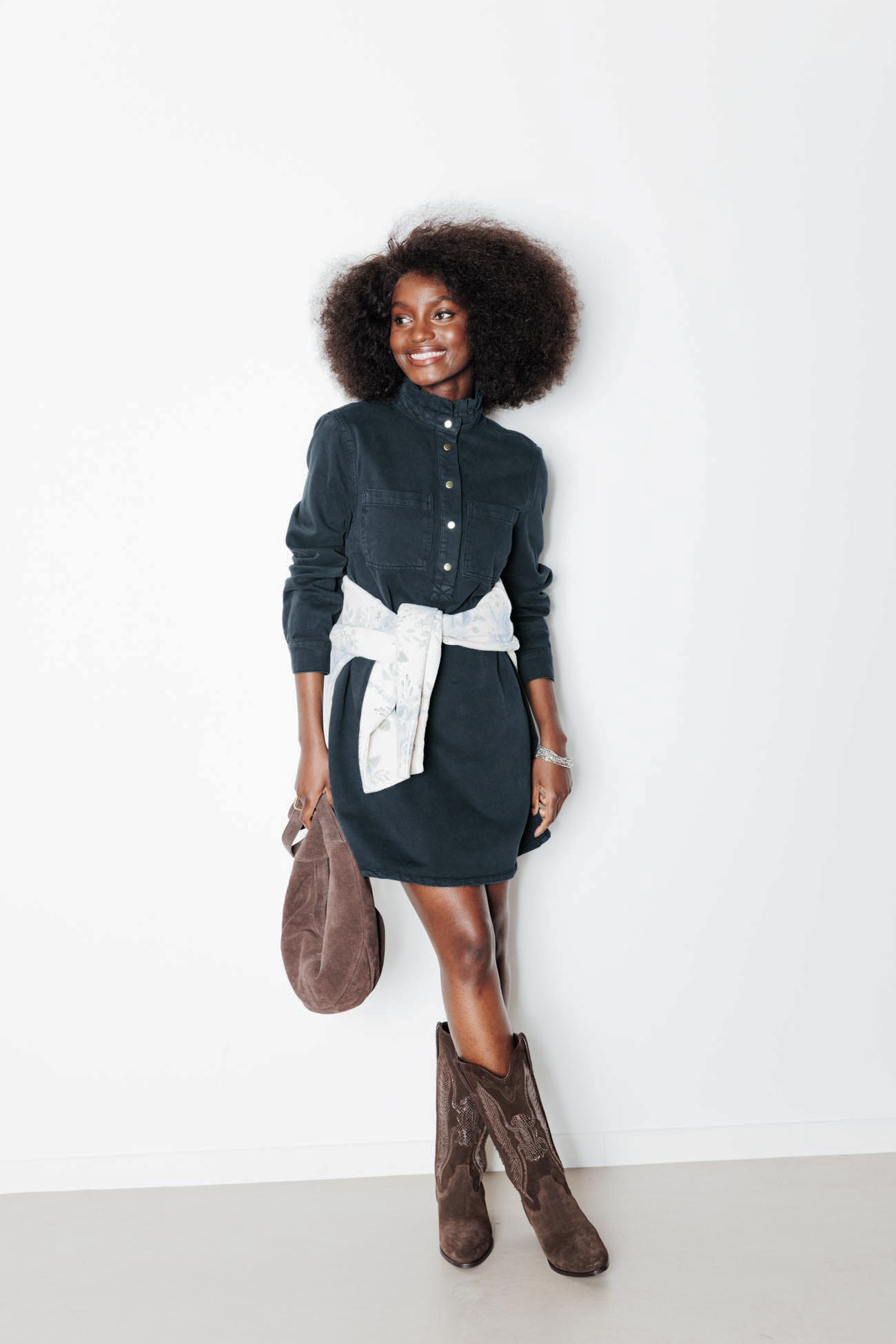 Robe en toile col frou-frou