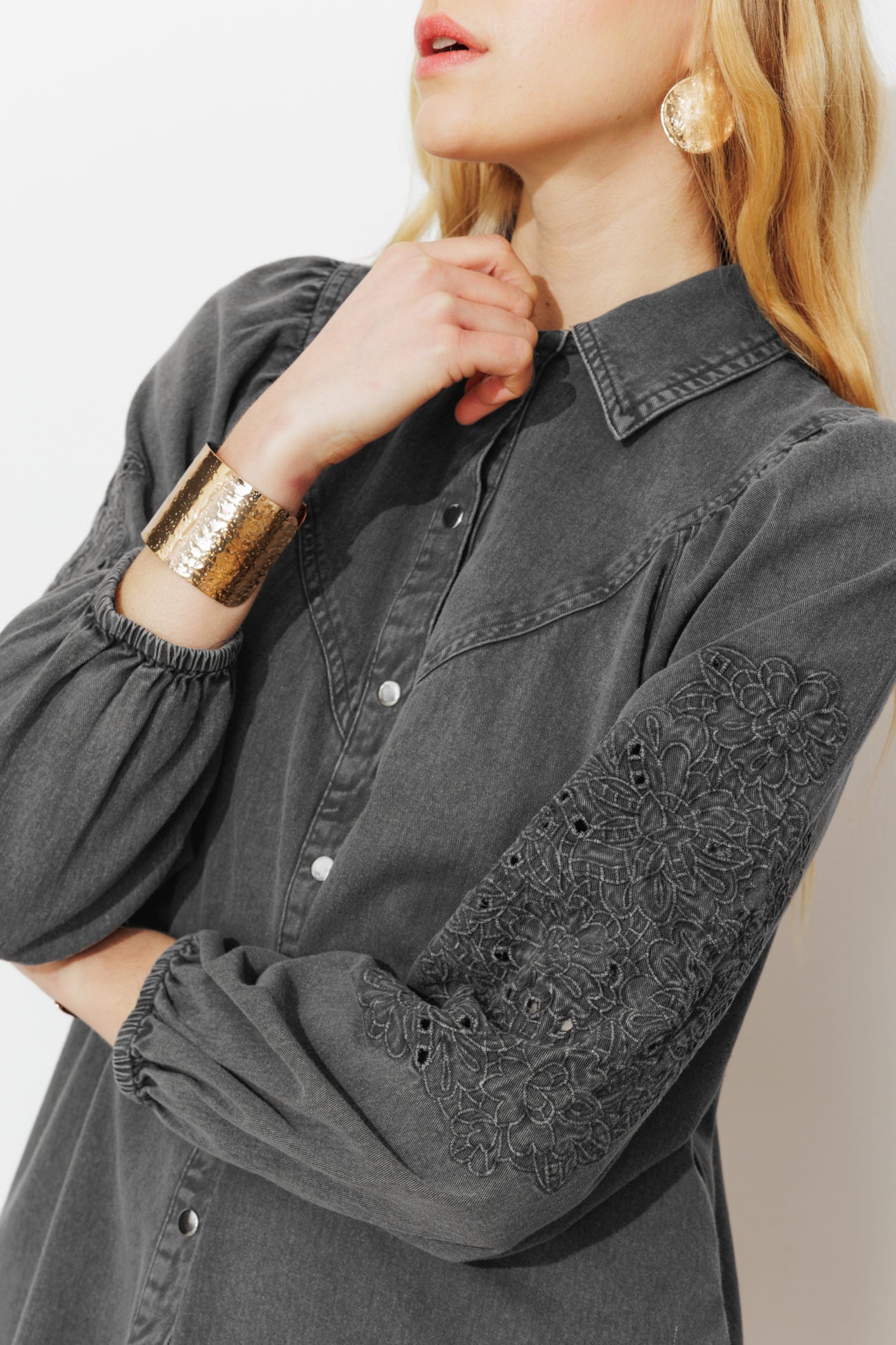 Robe-chemise brodée Femme