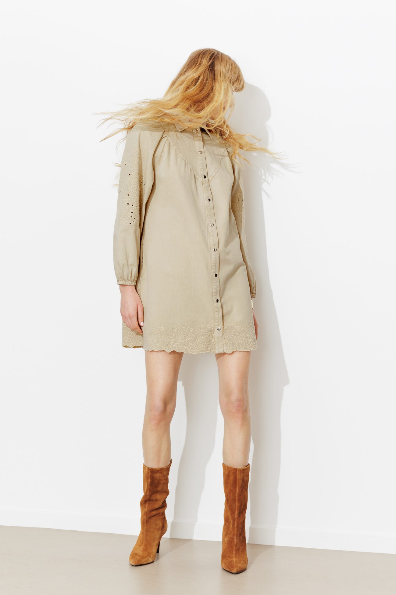 Robe-chemise brodée Femme