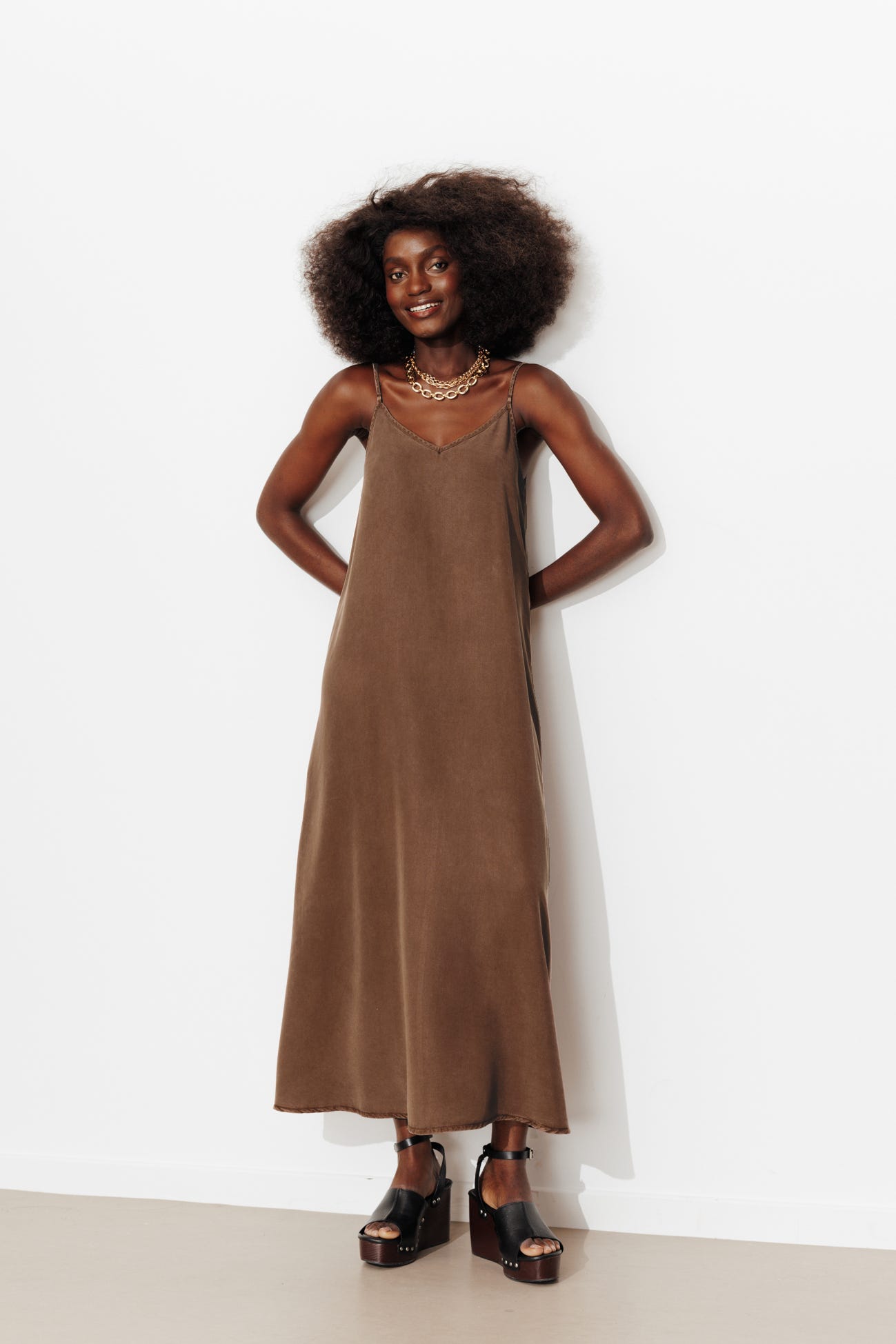 Długa sukienka z lyocellu