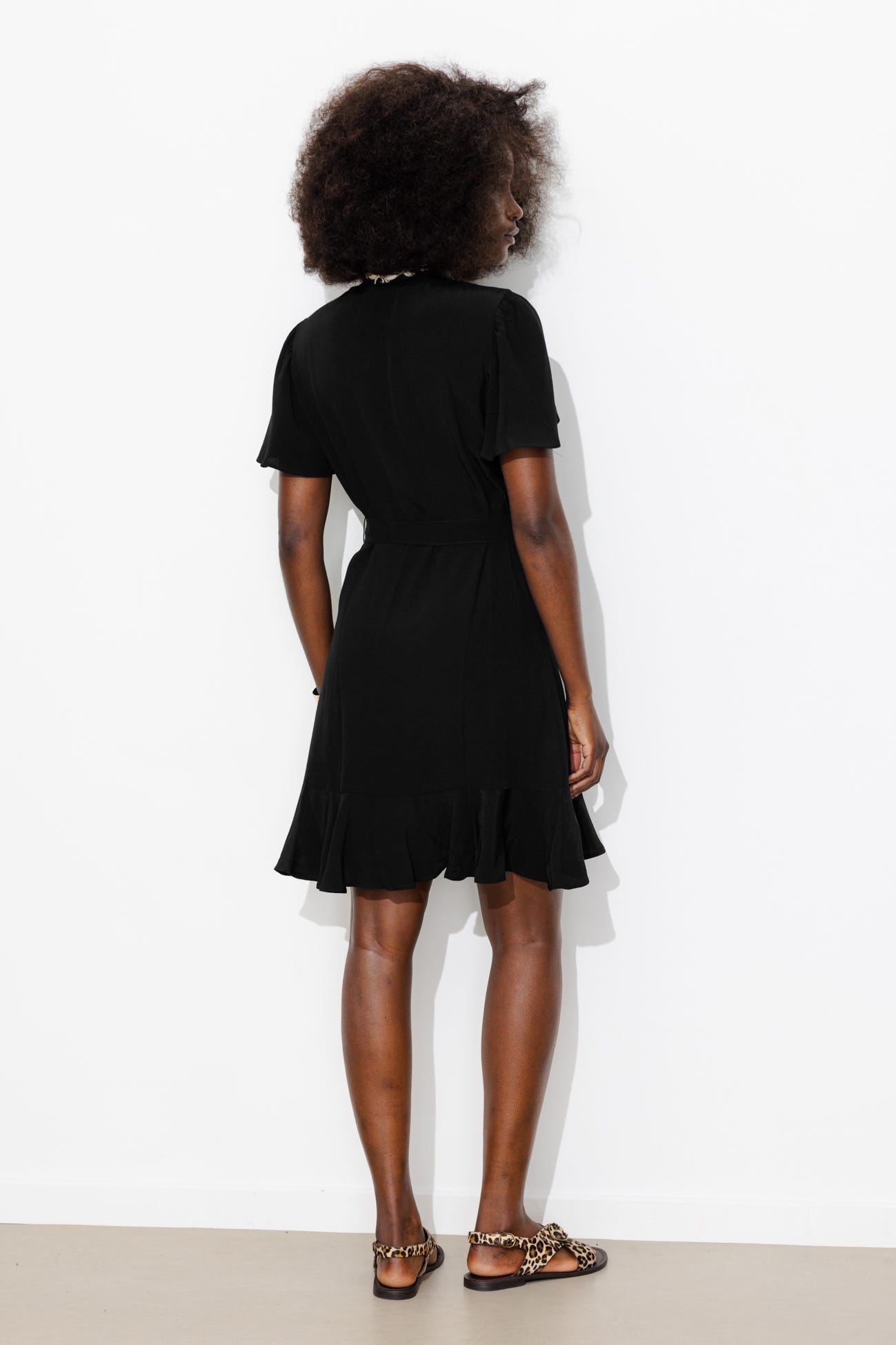 Robe courte volantée Femme