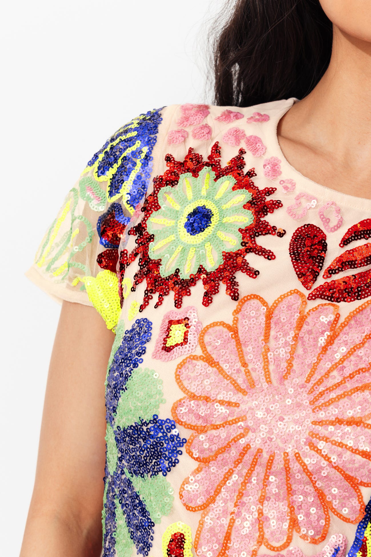 Vestido corto con lentejuelas