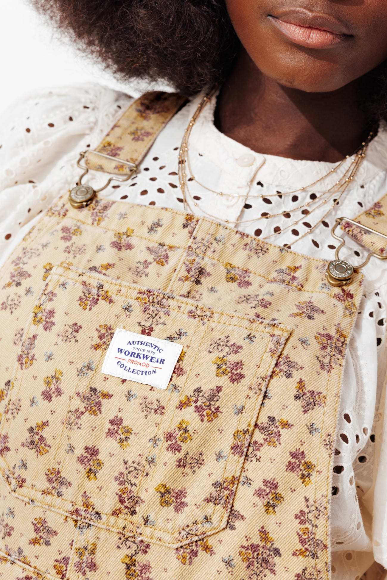 Salopette en toile fleurie